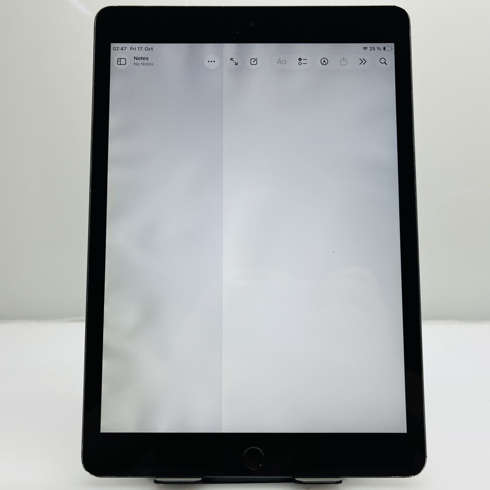 Apple iPad 10.2" 9th Gen 64GB (WiFi Only) Space Grey - Dim Backlight & Damaged Casing - (Grade B) - Image 6