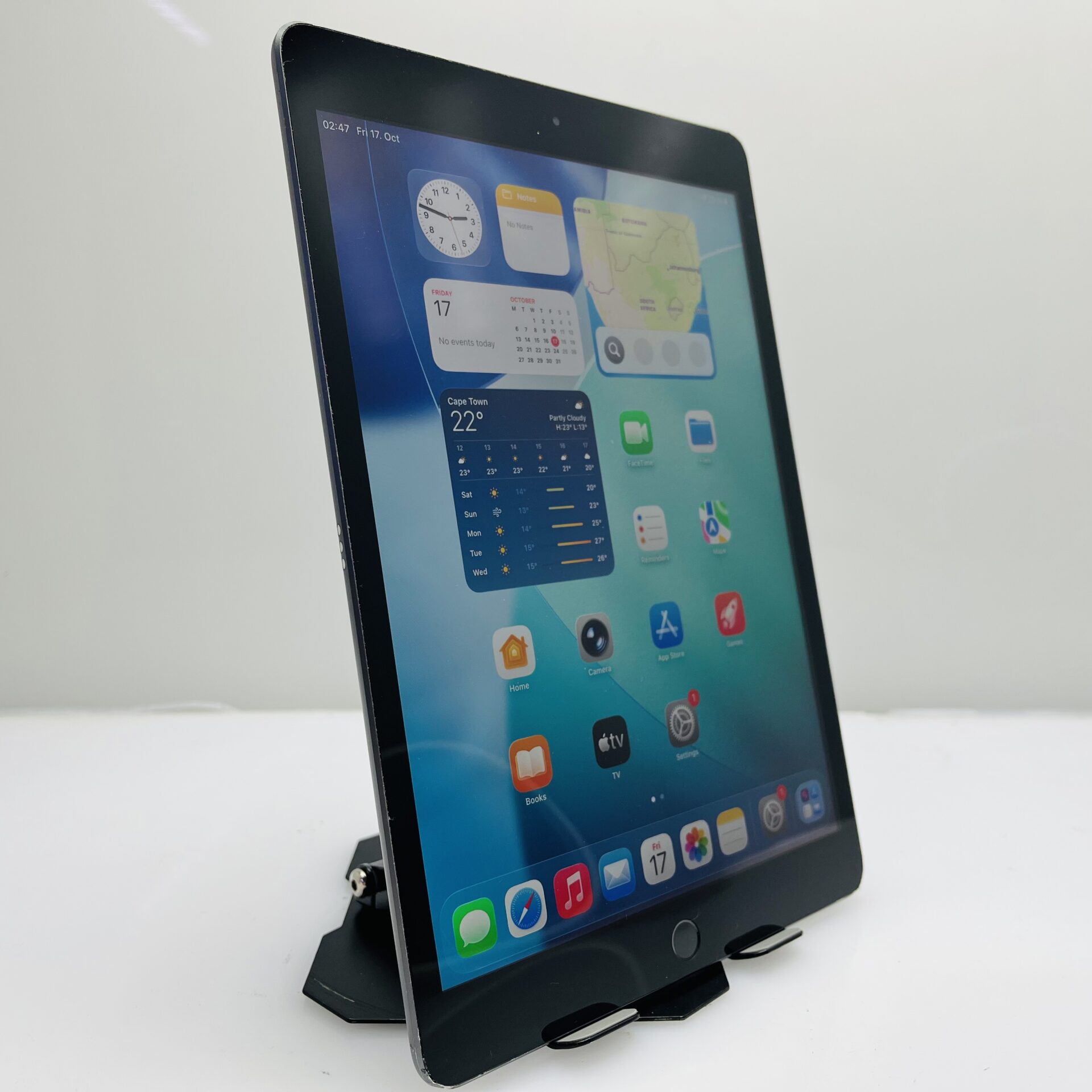 Apple iPad 10.2" 9th Gen 64GB (WiFi Only) Space Grey - Dim Backlight & Damaged Casing - (Grade B) - Image 2