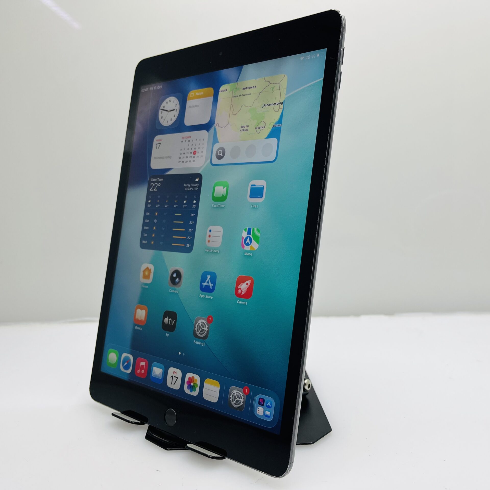 Apple iPad 10.2" 9th Gen 64GB (WiFi Only) Space Grey - Dim Backlight & Damaged Casing - (Grade B) - Image 4