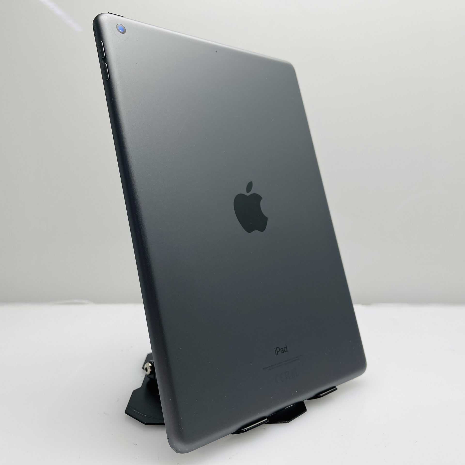 Apple iPad 10.2" 9th Gen 64GB (WiFi Only) Space Grey - Dim Backlight & Damaged Casing - (Grade B) - Image 8