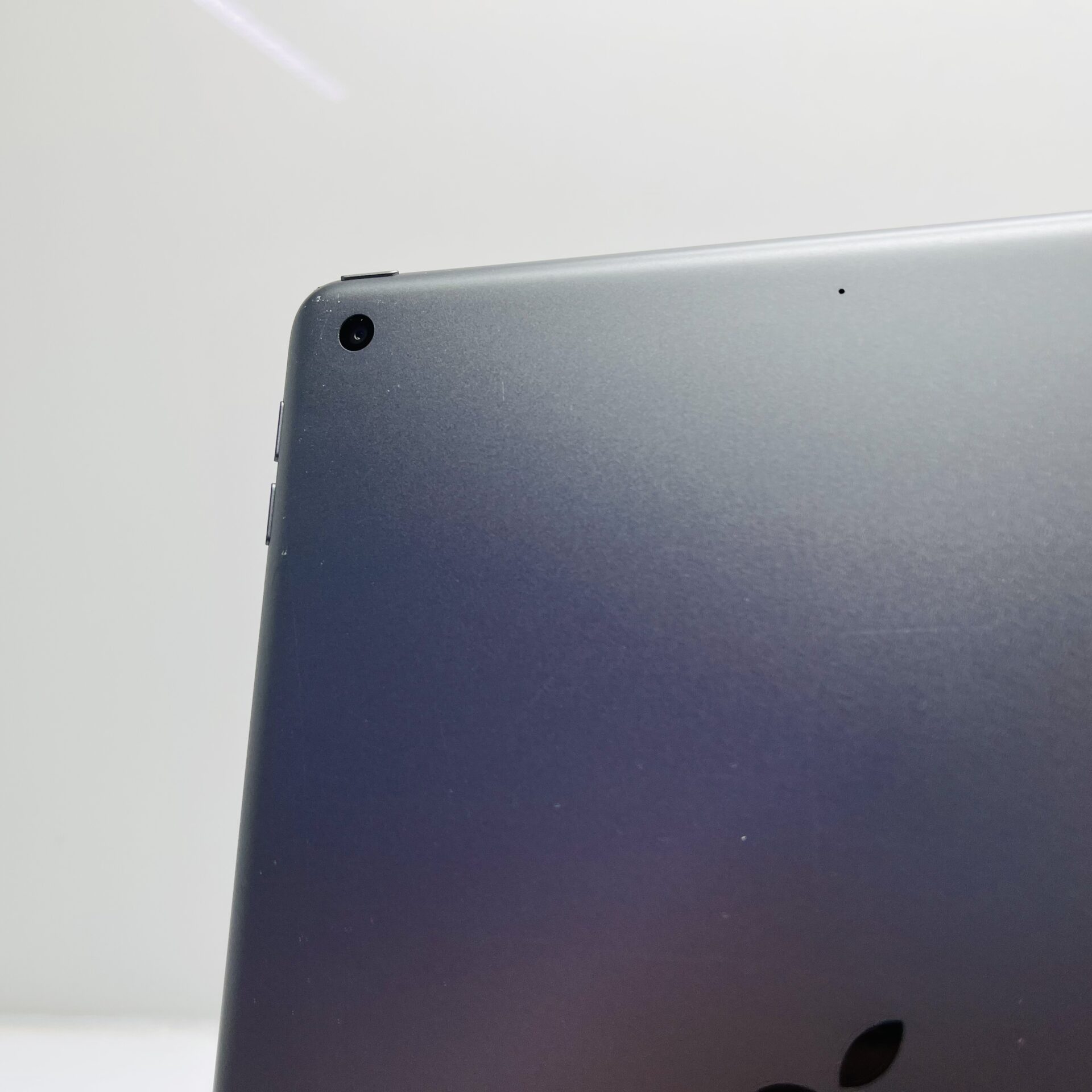 Apple iPad 10.2" 9th Gen 64GB (WiFi Only) Space Grey - Dim Backlight & Damaged Casing - (Grade B) - Image 12