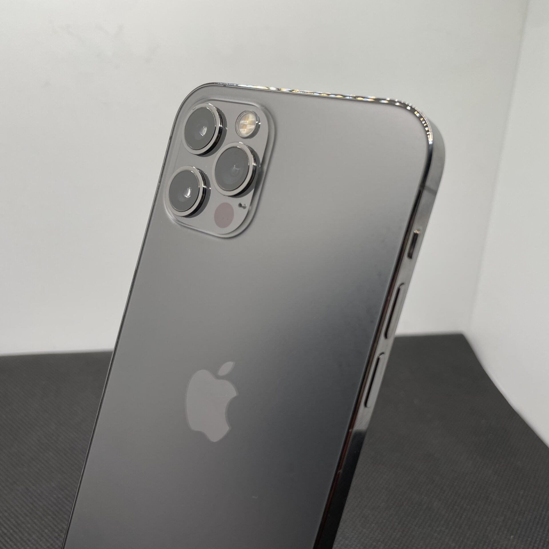 Apple iPhone 12 Pro 256GB Graphite - (Grade B) | Epic Deals SA