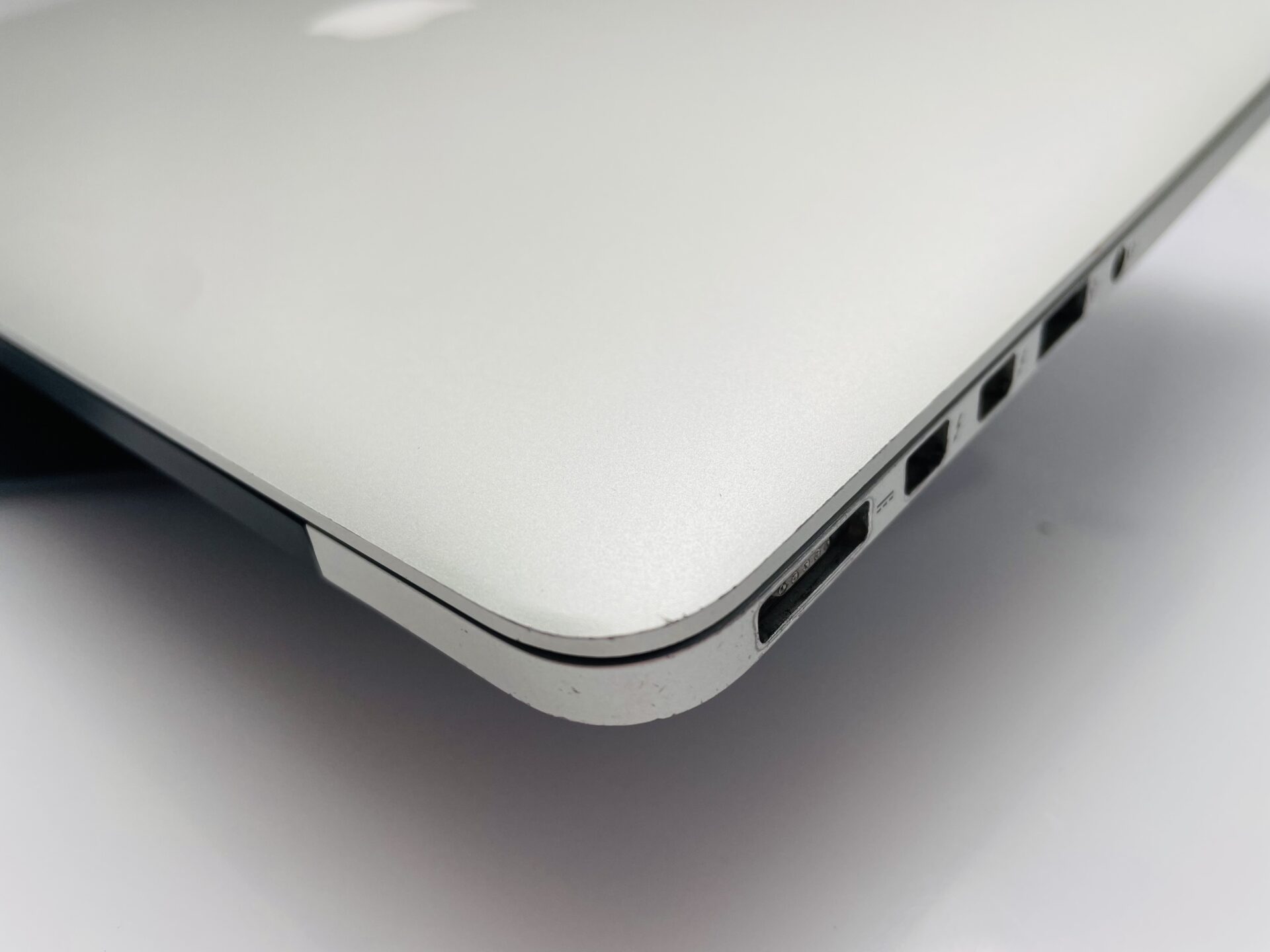 Apple MacBook Pro 15-Inch 2.3GHz “Core i7” (Late 2013) 16GB 512GB