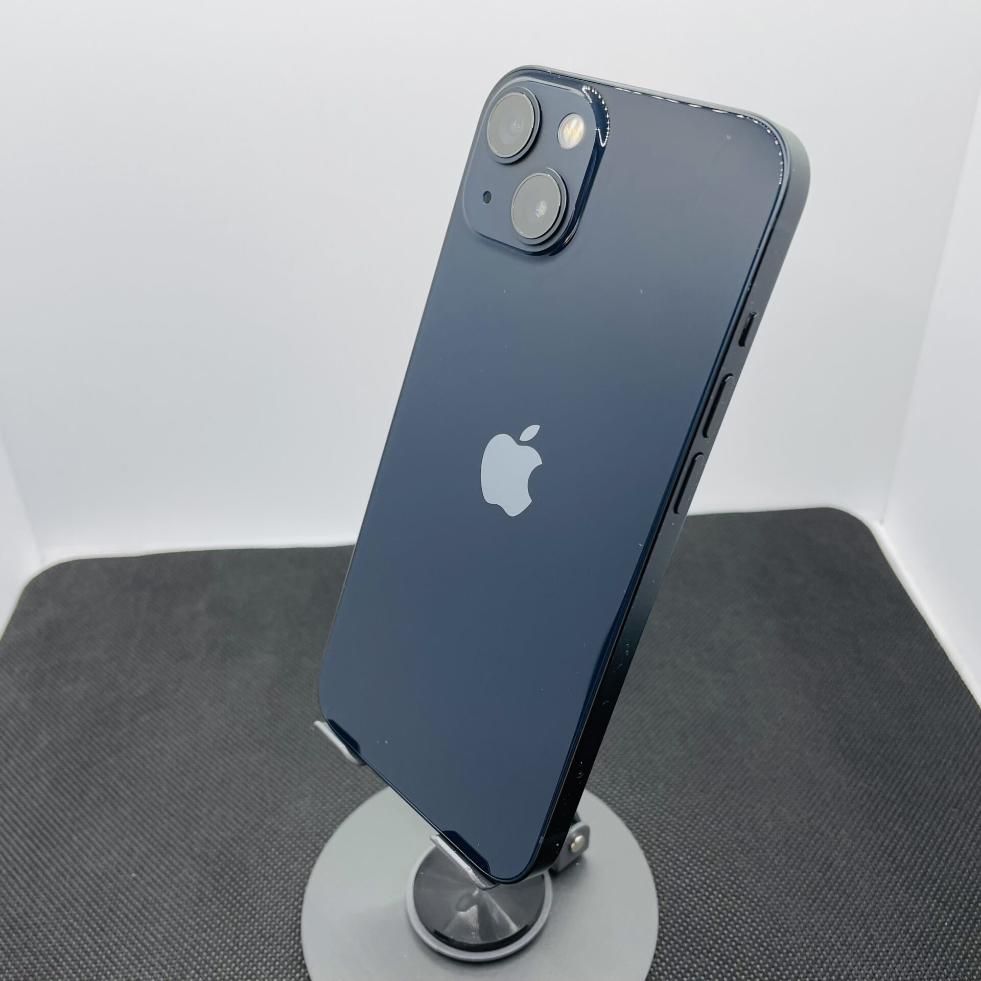 Apple iPhone 13 128GB Midnight - (Grade B) - Image 8