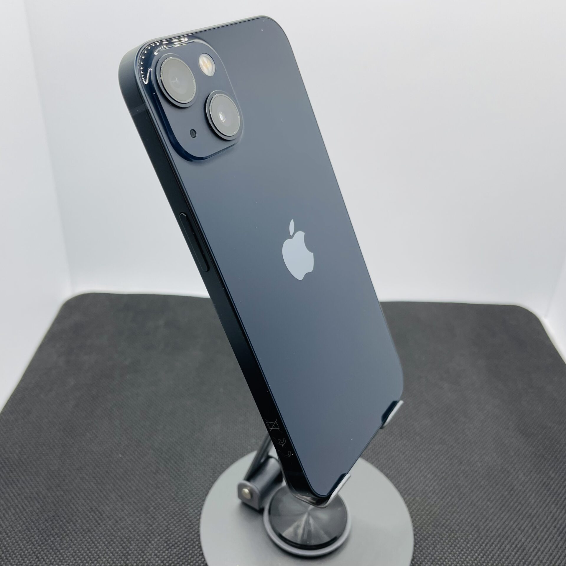 Apple iPhone 13 128GB Midnight - (Grade B) - Image 9