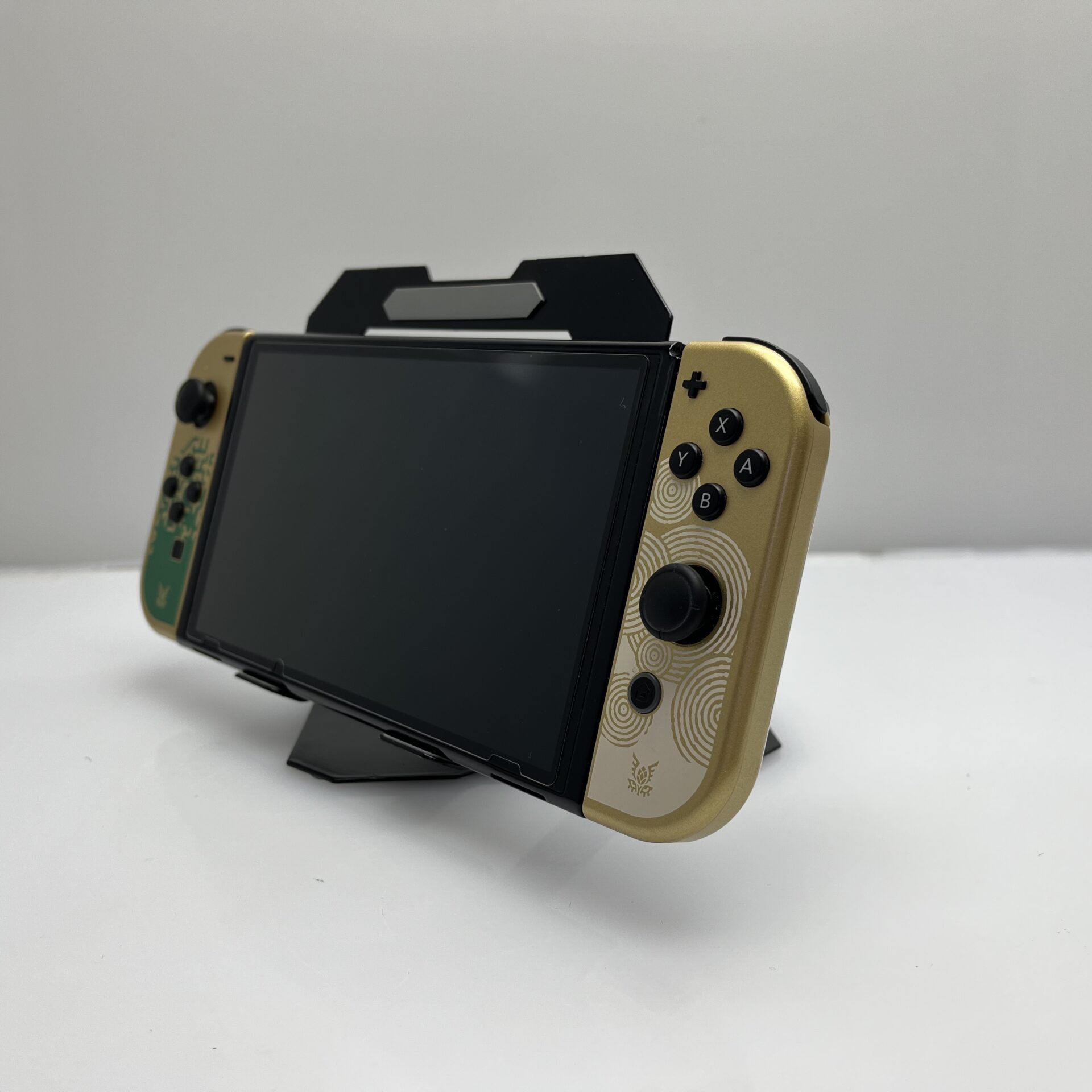 Nintendo Switch OLED 64GB The Legend of Zelda:Tears of the Kingdom Edition + Accessories - (Grade B) - Image 4