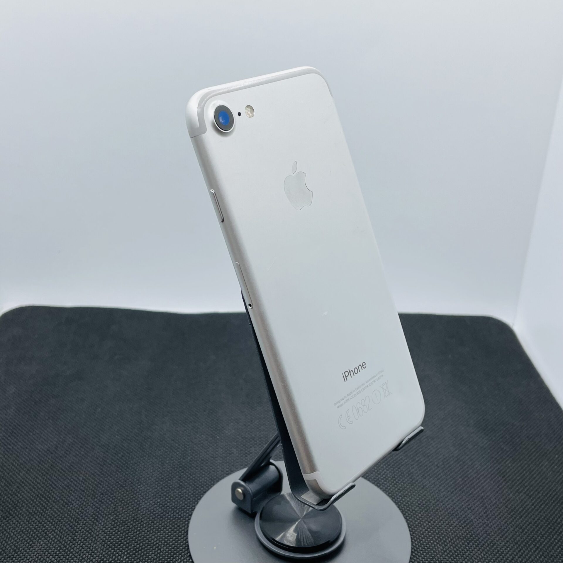 Apple iPhone 7 128GB Silver – Cracked Home Button | Epic Deals SA