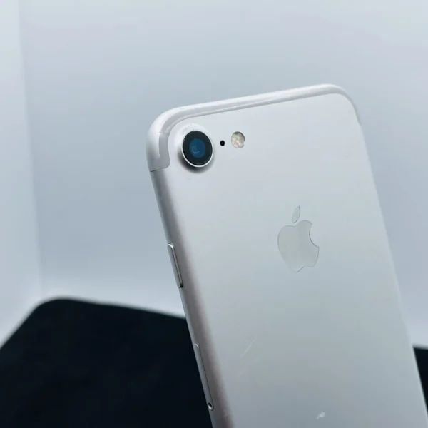 Apple iPhone 7 128GB Silver – Cracked Home Button | Epic Deals SA
