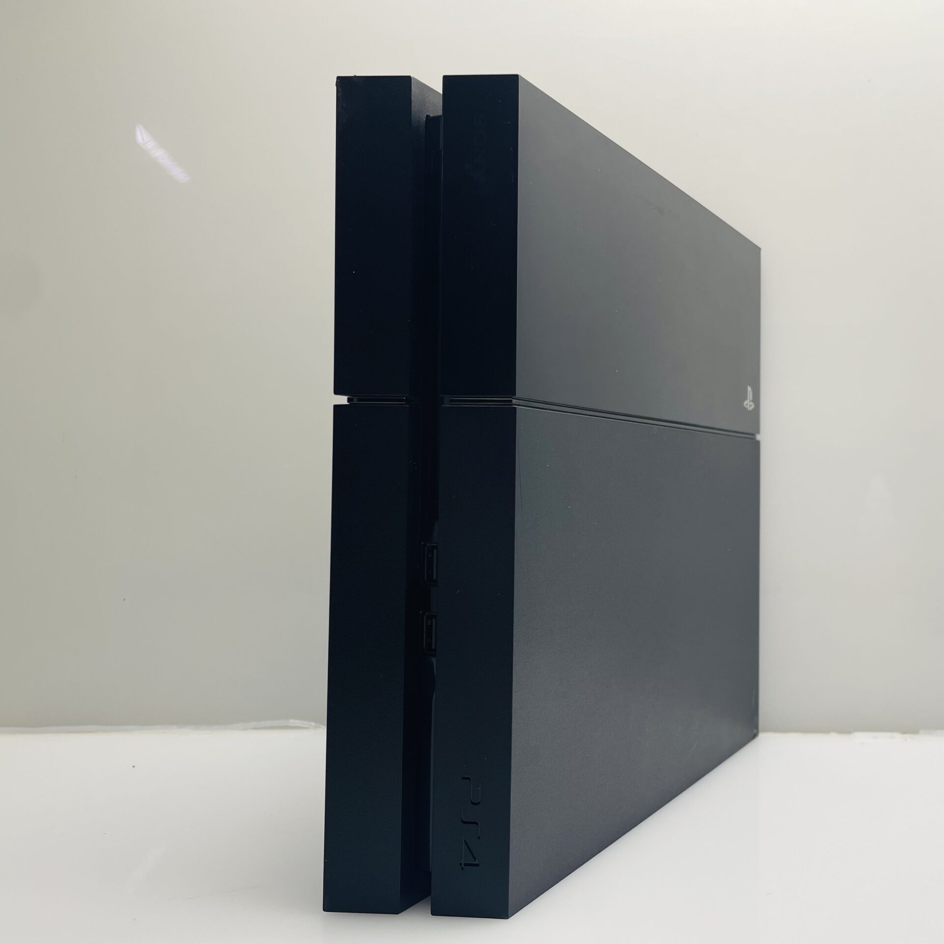 PlayStation 4 Original Black 500GB + 1 Controller + HDMI Cable + Power Cable + 2 Games – (Grade B) - Image 3