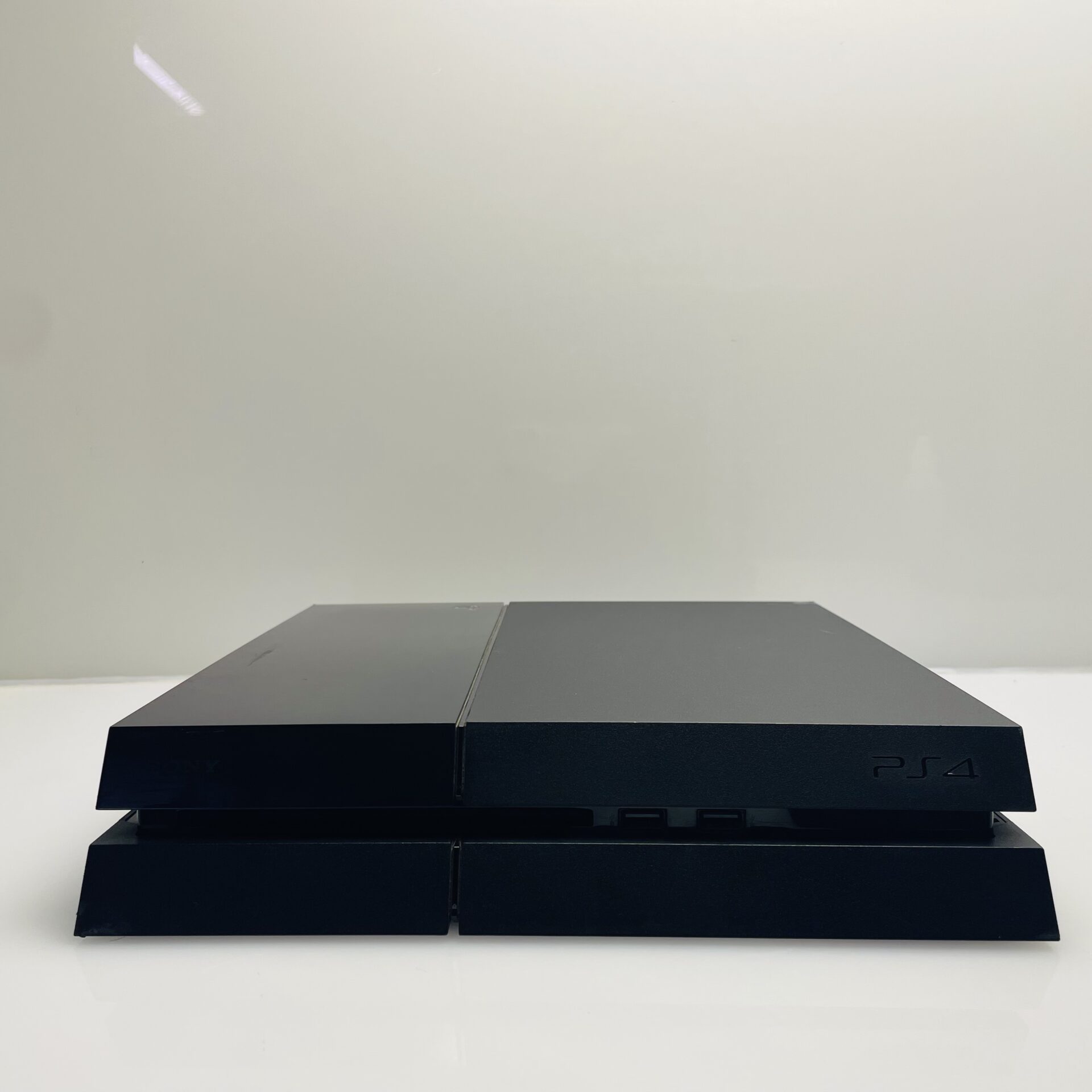 PlayStation 4 Original Black 500GB + 1 Controller + HDMI Cable + Power Cable + 2 Games – (Grade B) - Image 6
