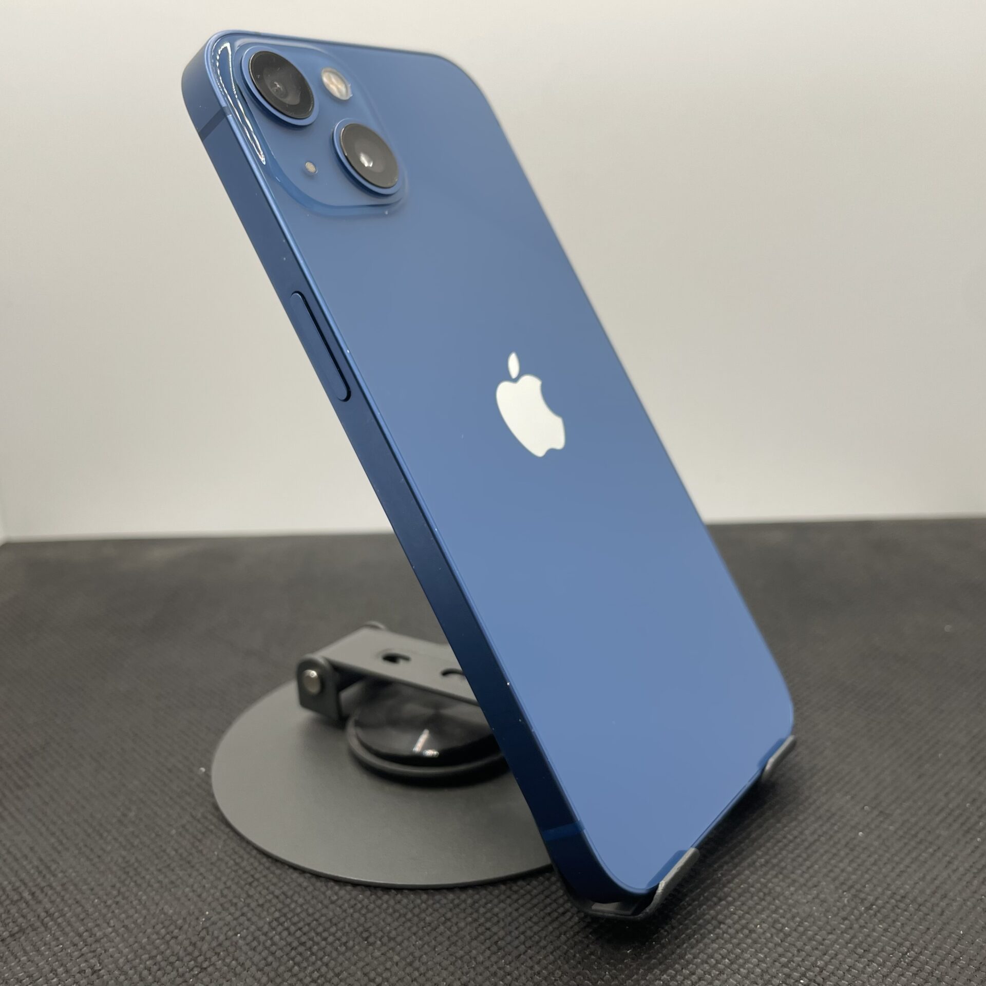Apple iPhone 13 128GB Blue - (Grade B) - Image 7