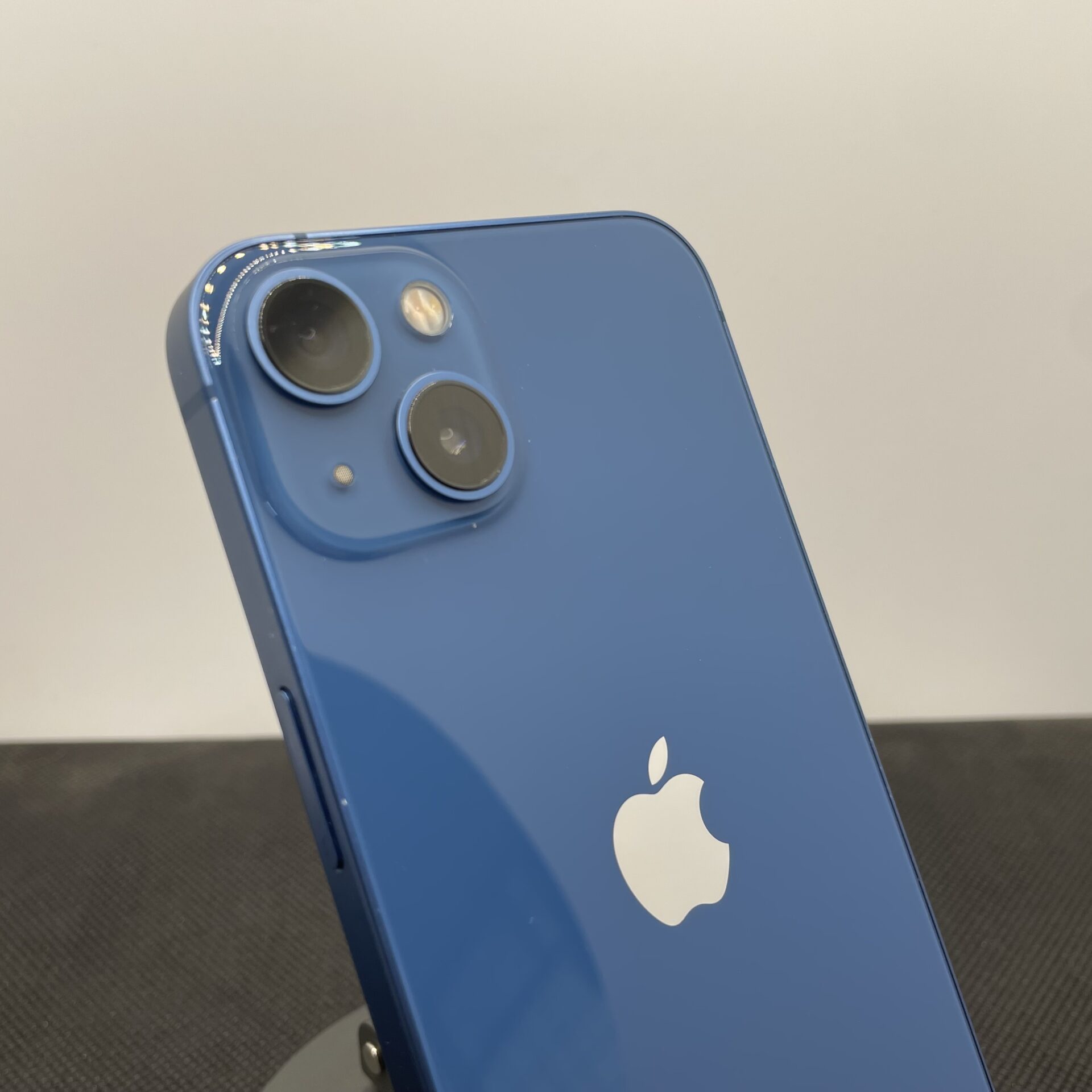 Apple iPhone 13 128GB Blue - (Grade B) - Image 10