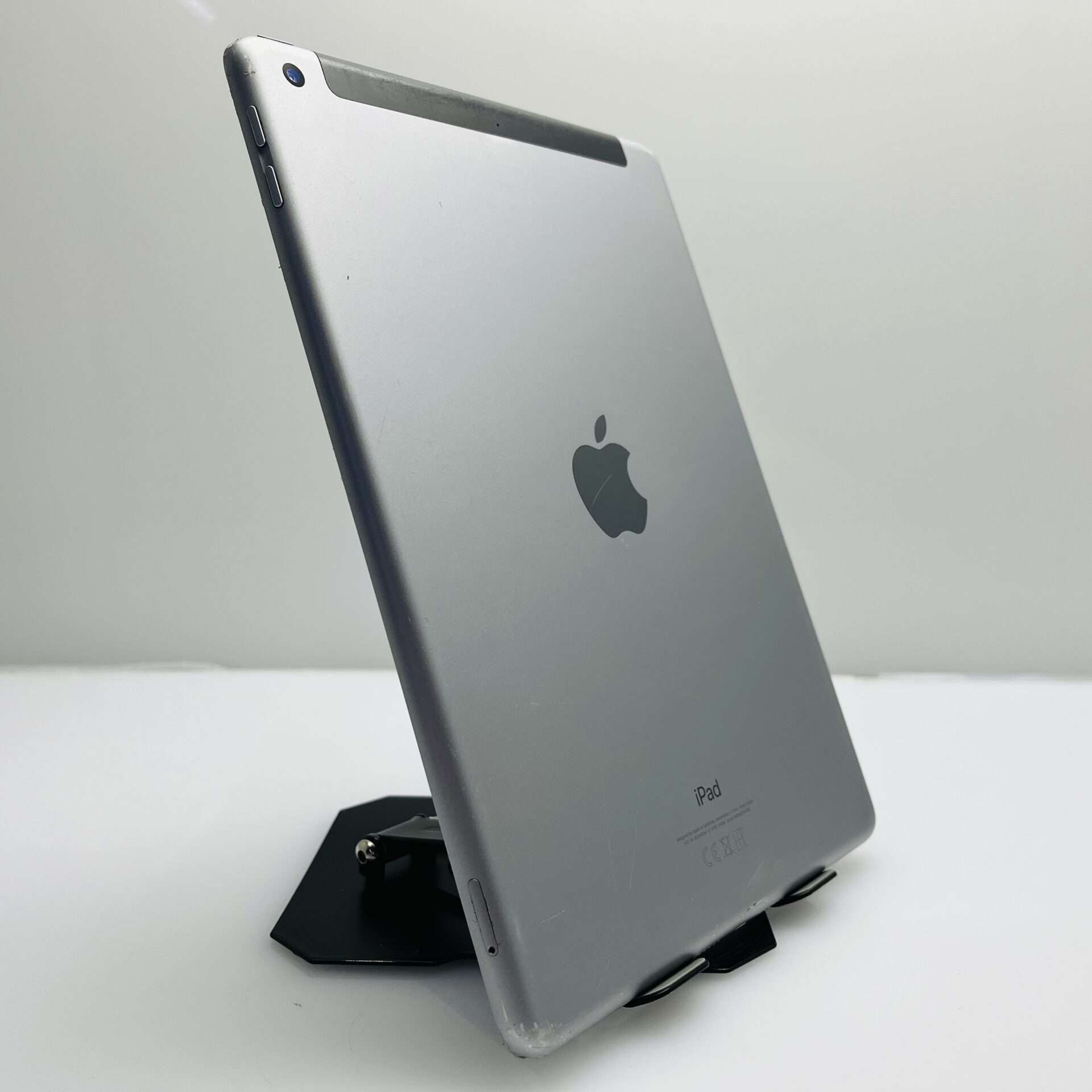 Apple iPad 9.7