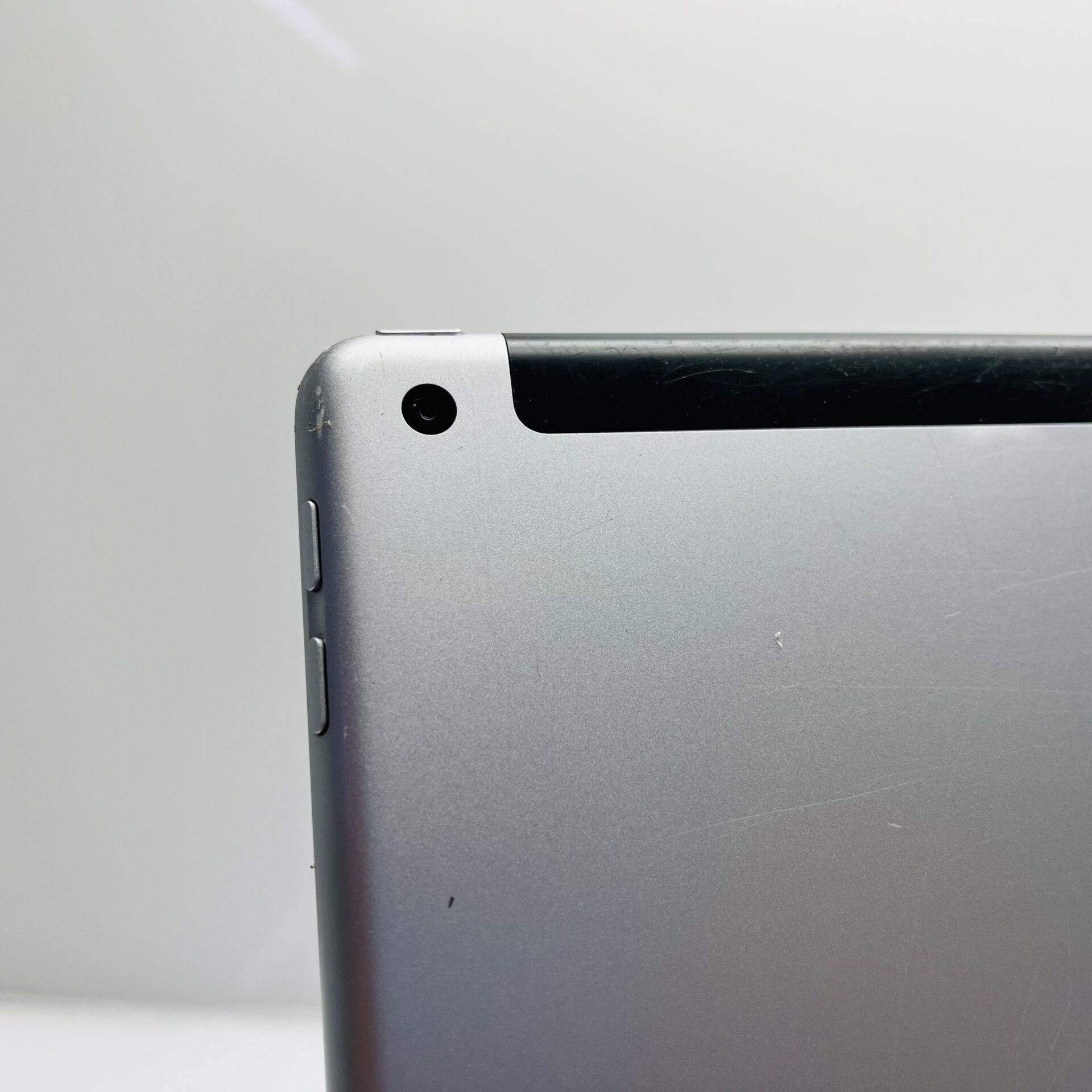 Apple iPad 9.7