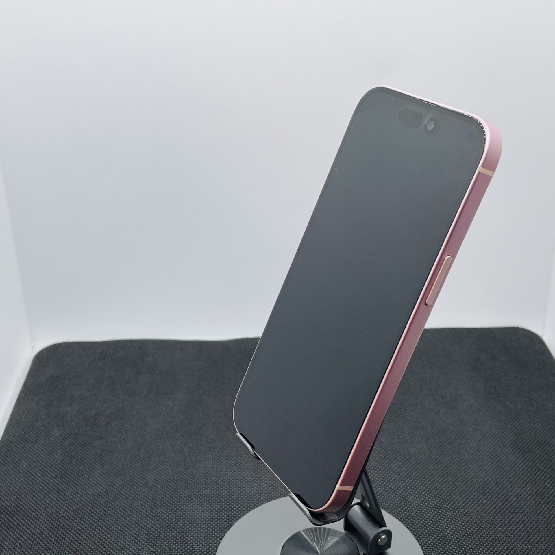 Apple iPhone 15 128GB Pink - (Grade B) - Image 7