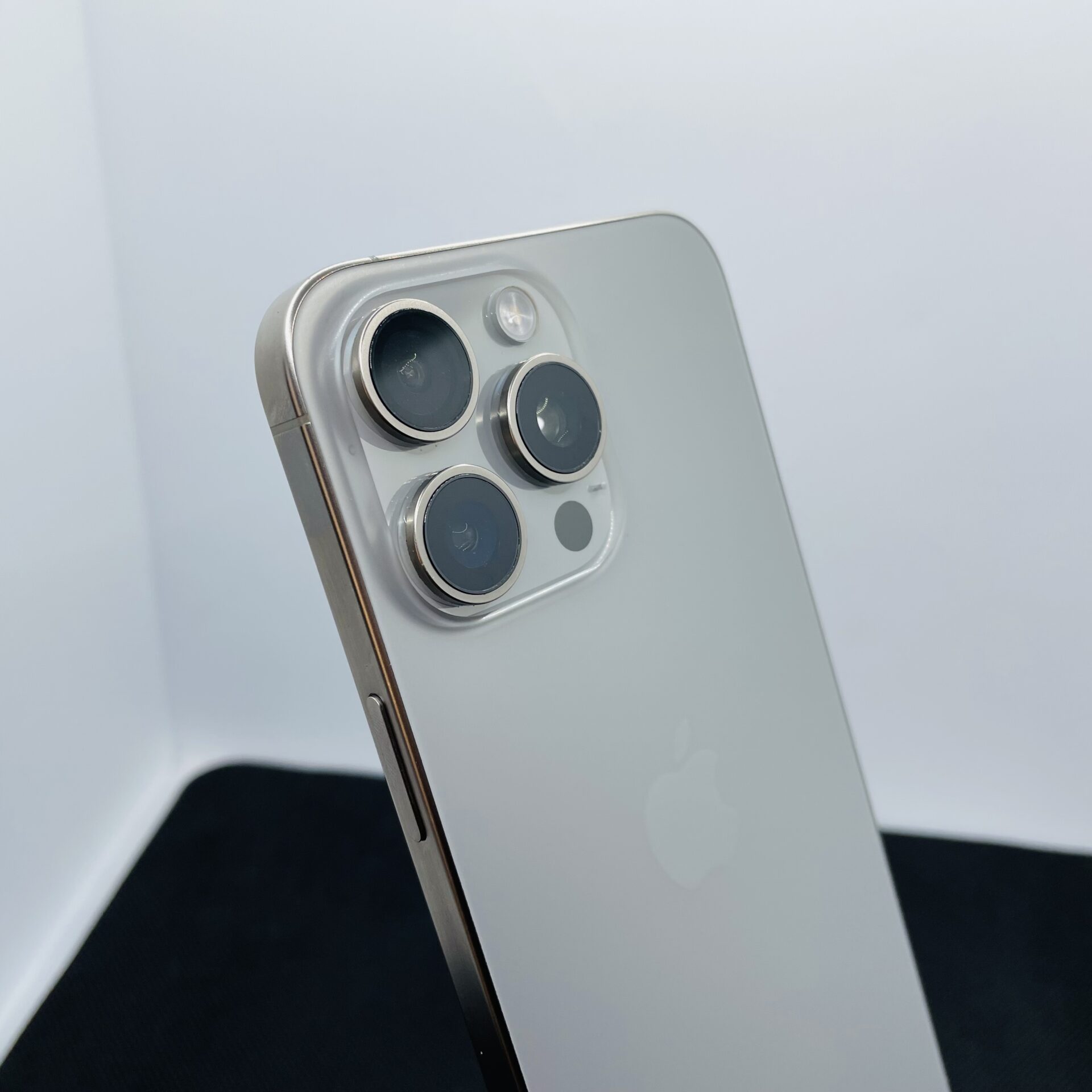 Buy Used Apple iPhone 15 Pro Max 256GB Natural Titanium (Grade B