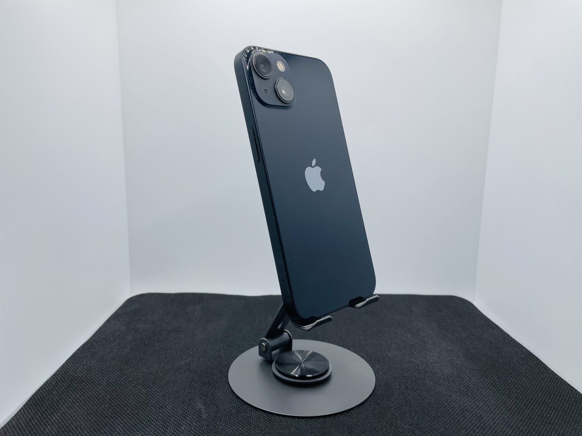 Apple iPhone 13 256GB Midnight - (Grade B) - Image 9