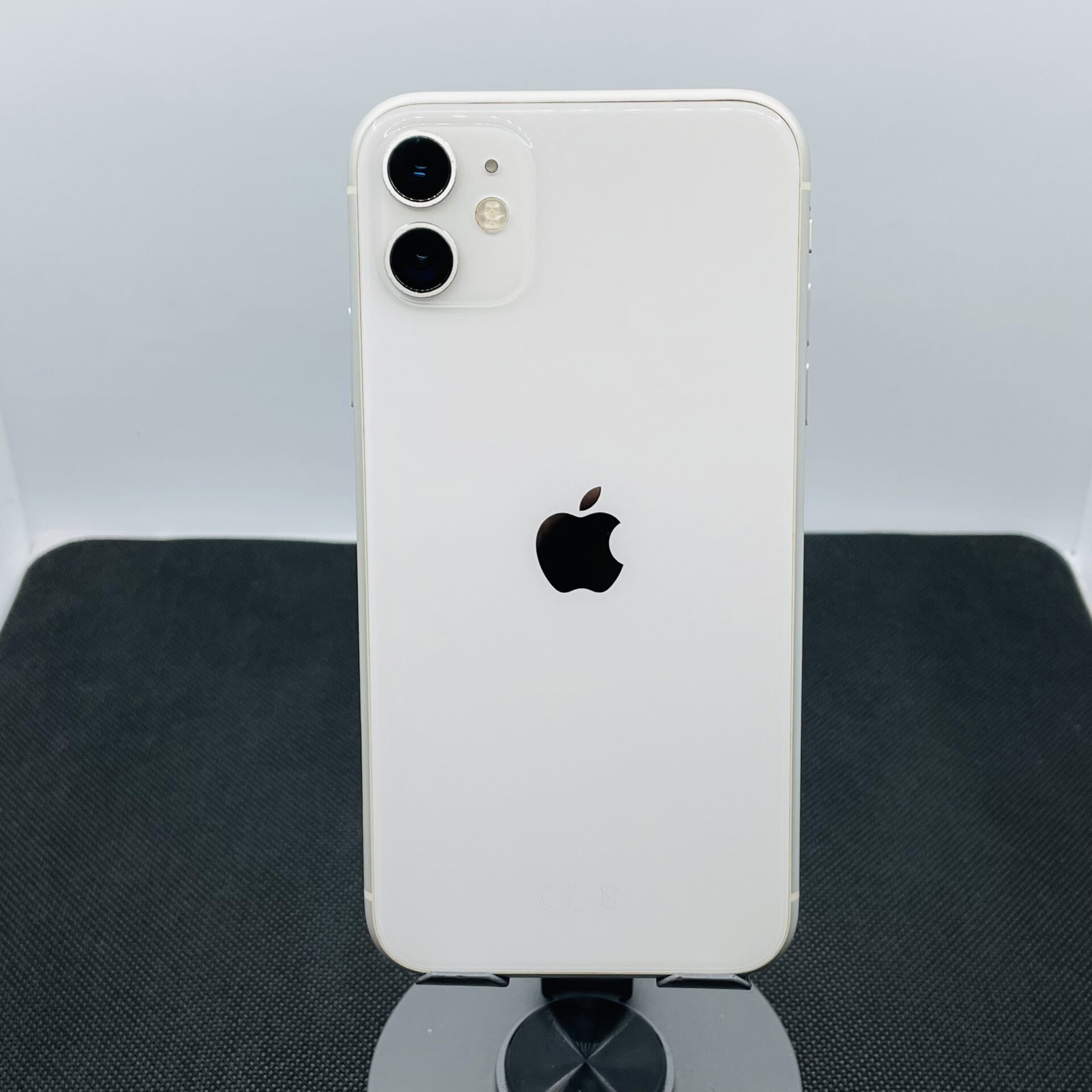 Apple iPhone 11 ホワイト 64GB Apple iPhone 11 64GB White (6 Month Warranty) - Minor Bright Spots