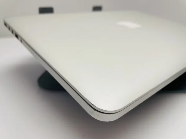 Apple MacBook Pro 13-Inch 