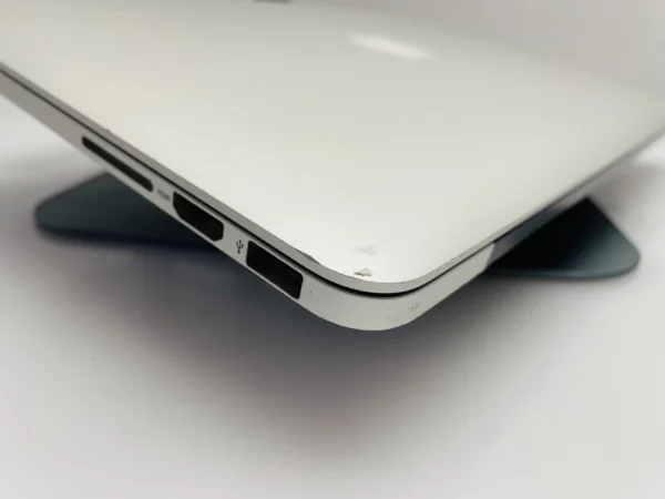 Apple MacBook Pro 13-Inch 