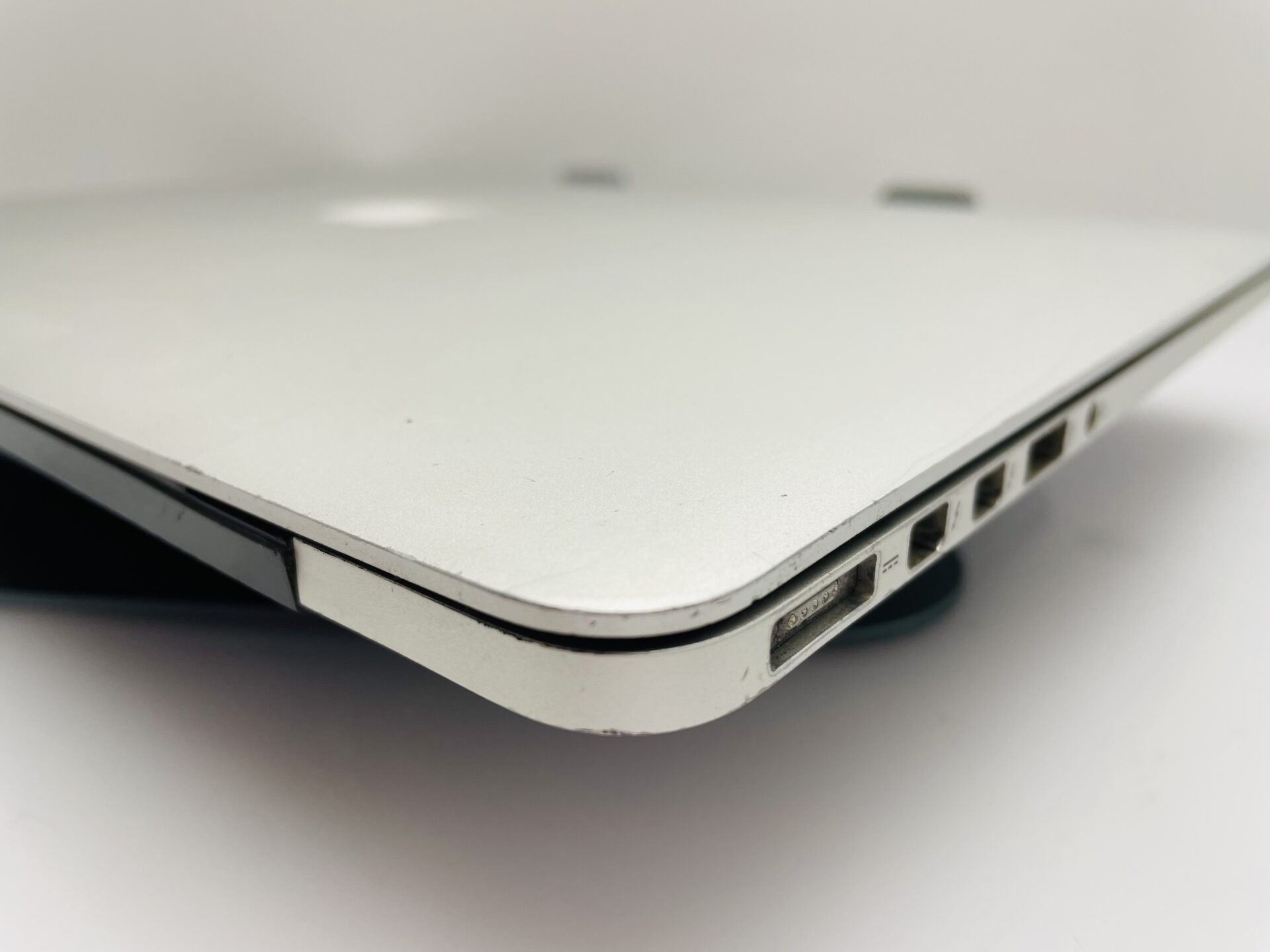 Apple Macbook Pro 15-Inch 