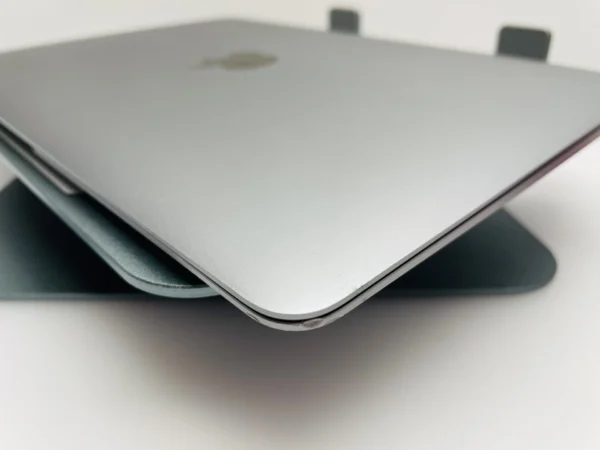 Apple MacBook Retina 12-Inch “Core M” 1.2GHz (Early 2015) 8GB RAM