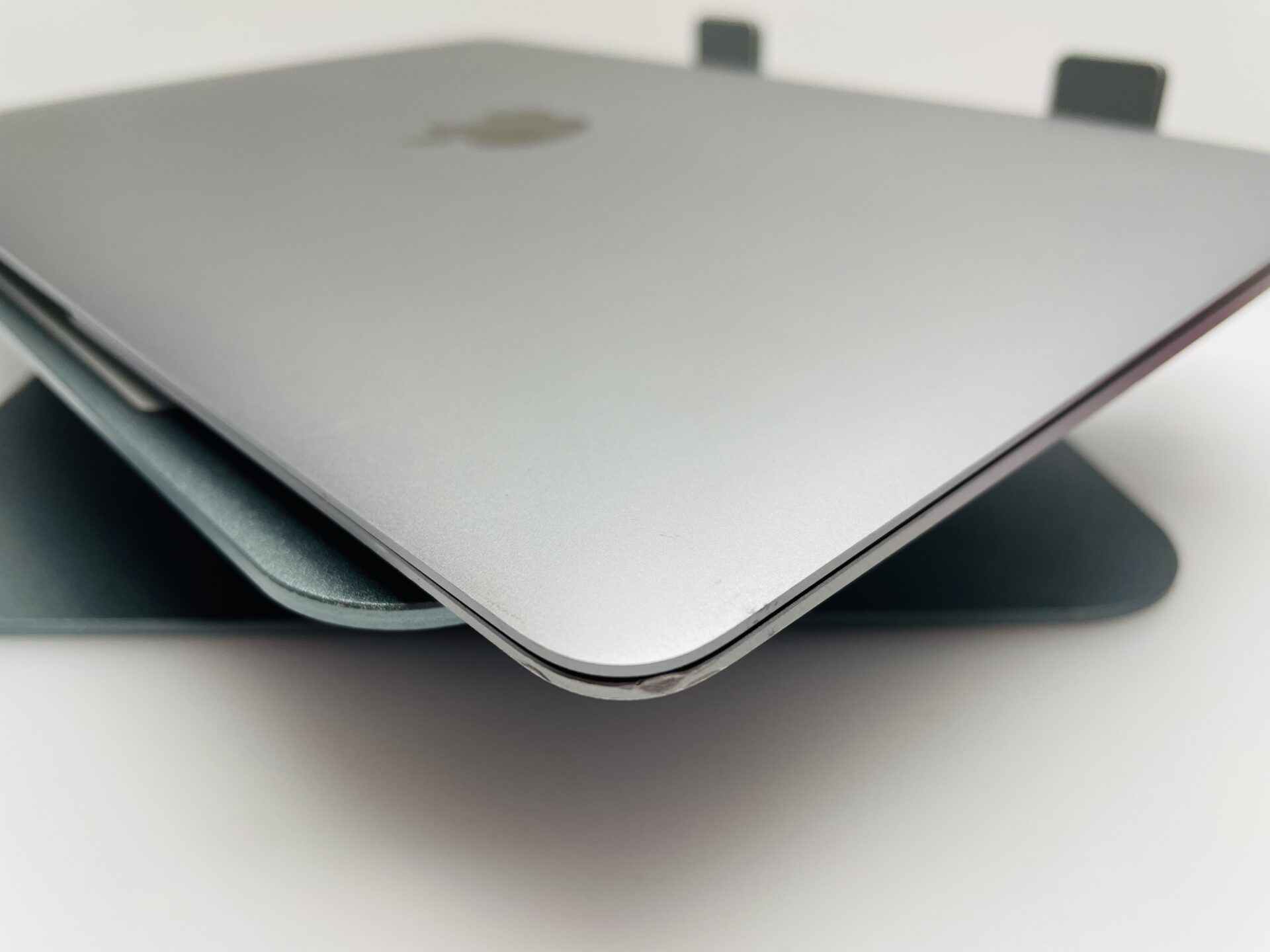 Apple MacBook Retina 12-Inch “Core M” 1.2GHz (Early 2015) 8GB RAM