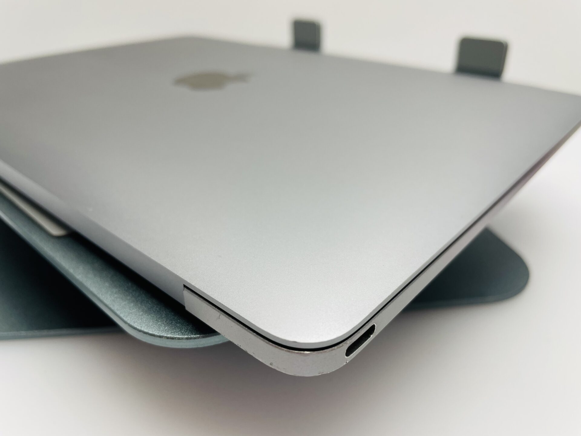 Apple MacBook Retina 12-Inch “Core M” 1.2GHz (Early 2015) 8GB RAM