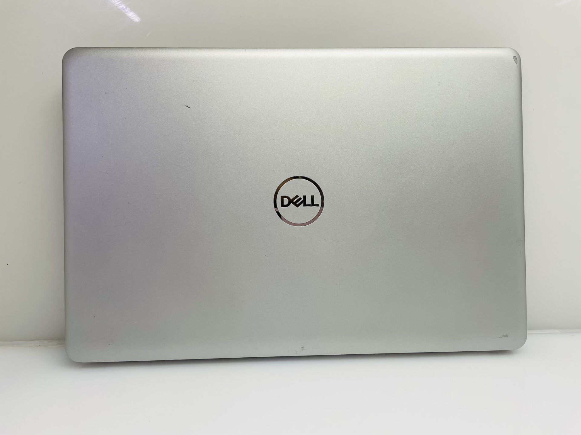 Dell Inspiron 15 5100 8th Gen “Core i5” 1.60GHz 8GB RAM and 256GB