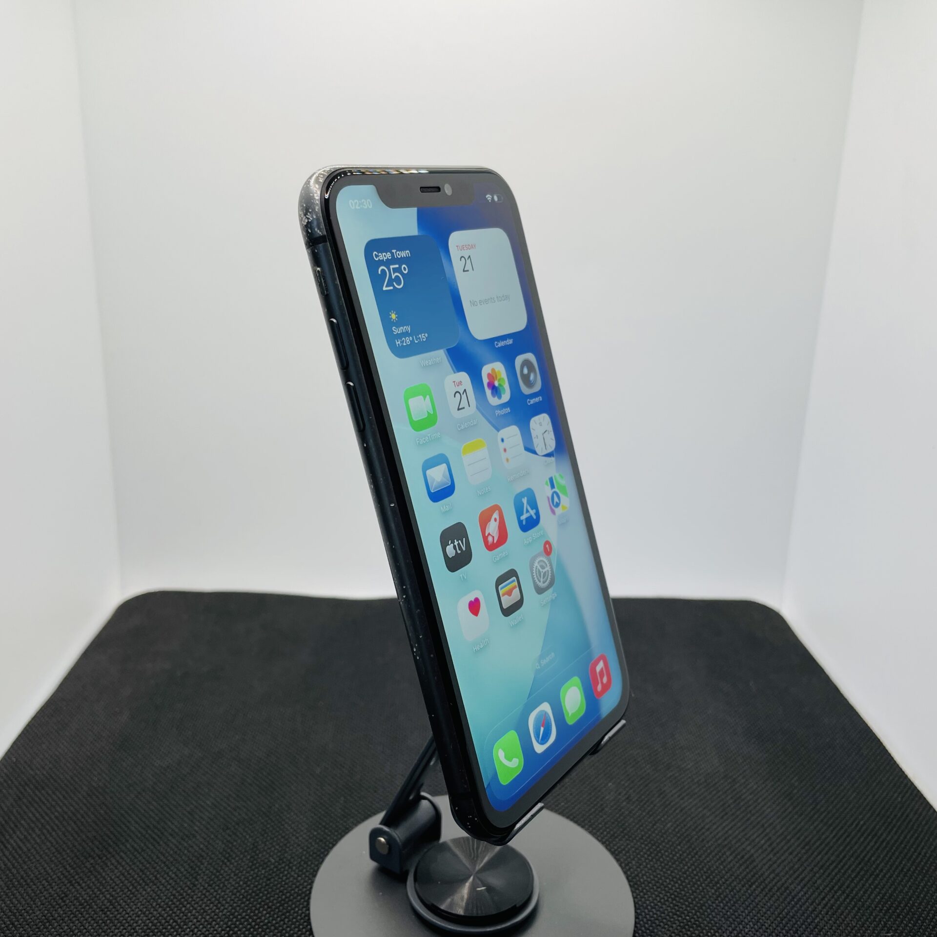 Apple iPhone 11 64GB Black (Grade B) - Minor Bright Spots - Image 3