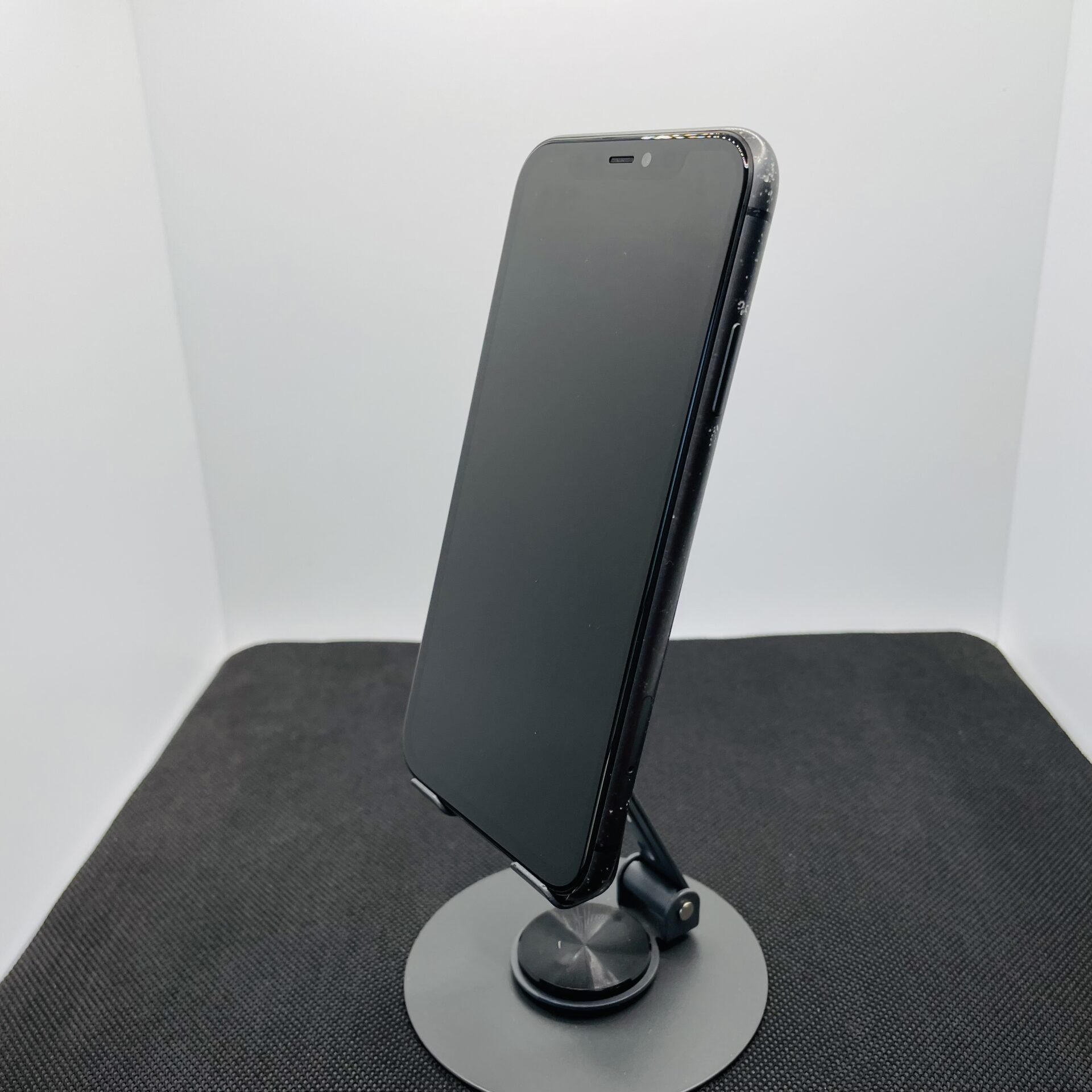 Apple iPhone 11 64GB Black (Grade B) - Minor Bright Spots - Image 7