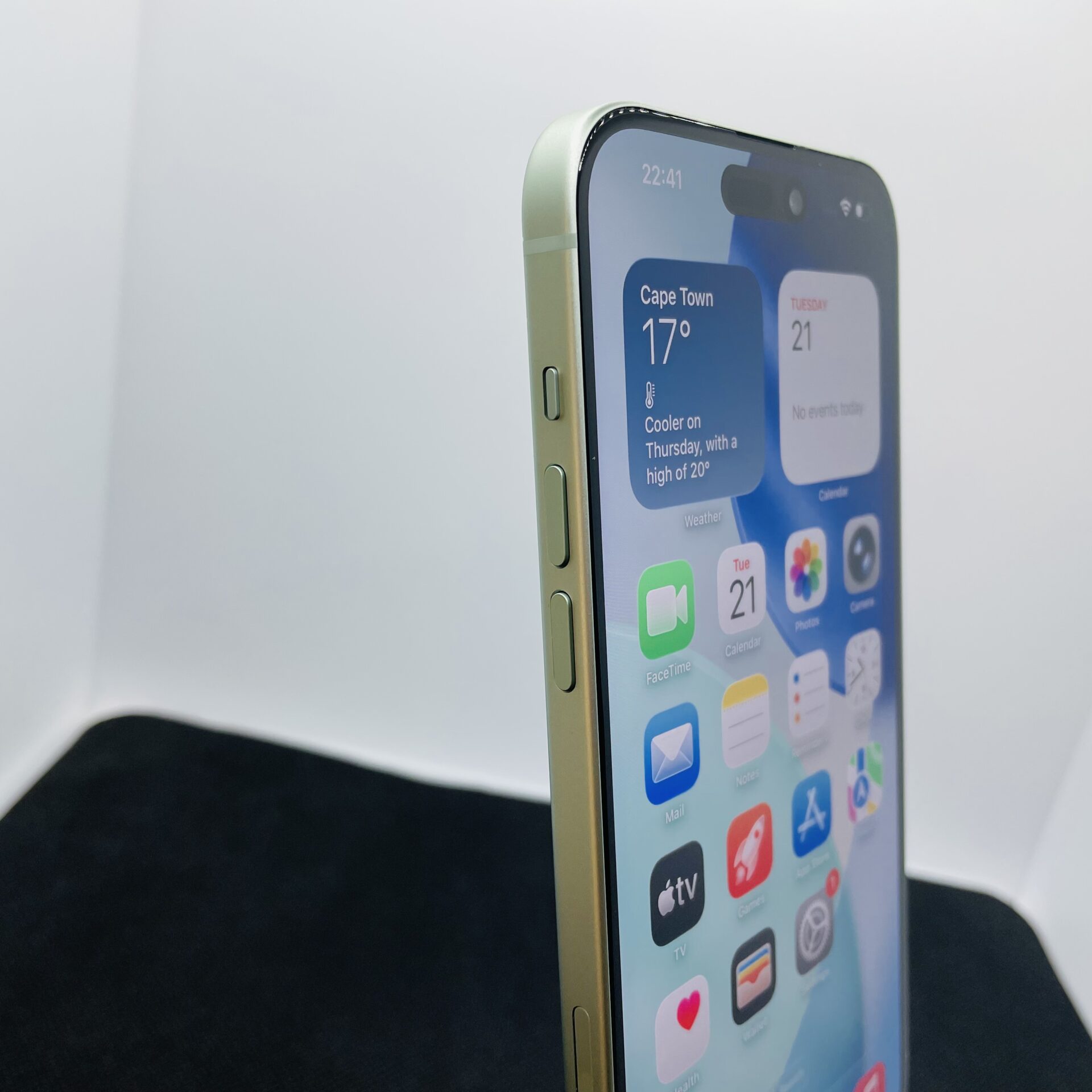 Apple iPhone 15 Plus 128GB Green – (Grade B) | Epic Deals SA