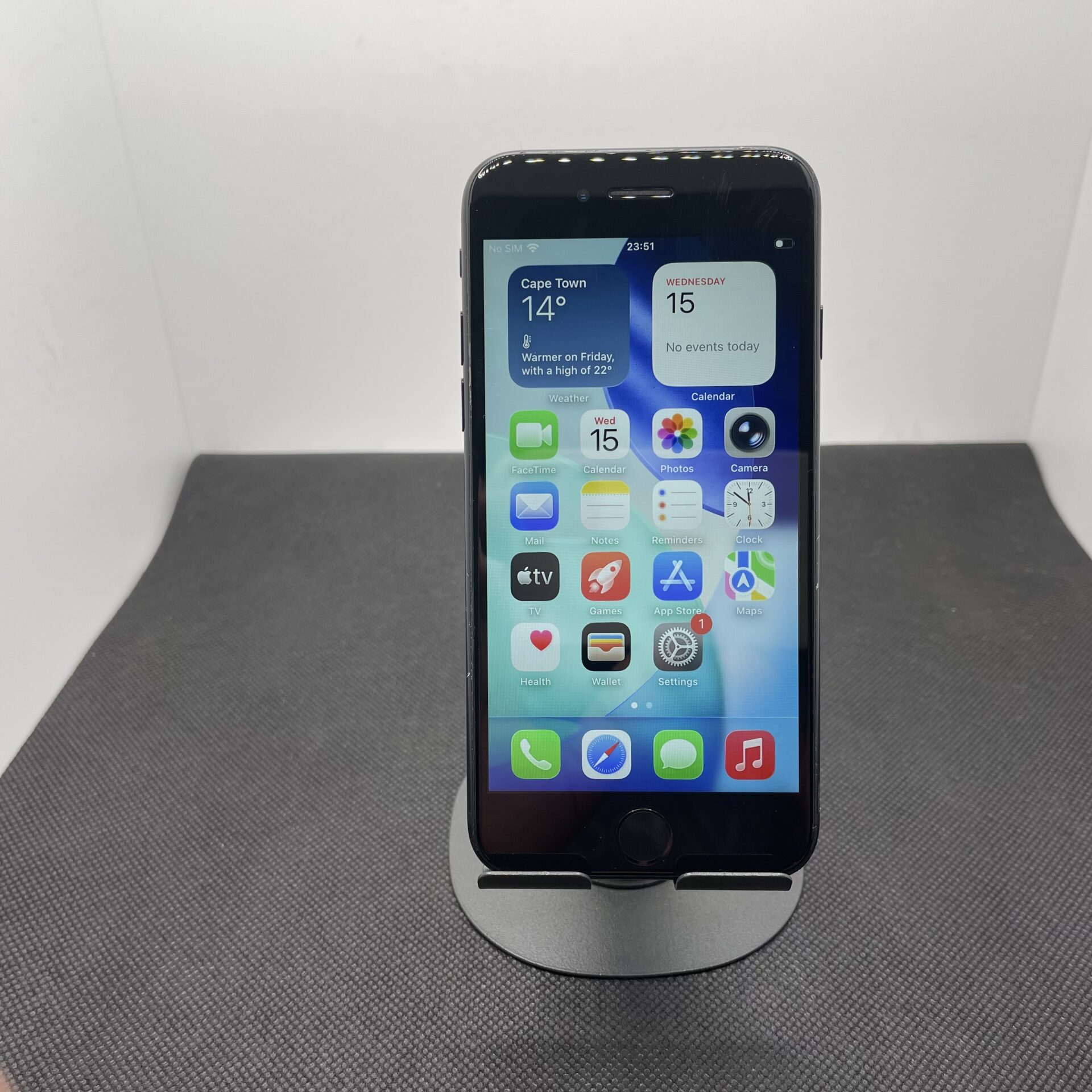 Apple iPhone SE (2020) Black 64GB - No Touch ID | Epic Deals SA