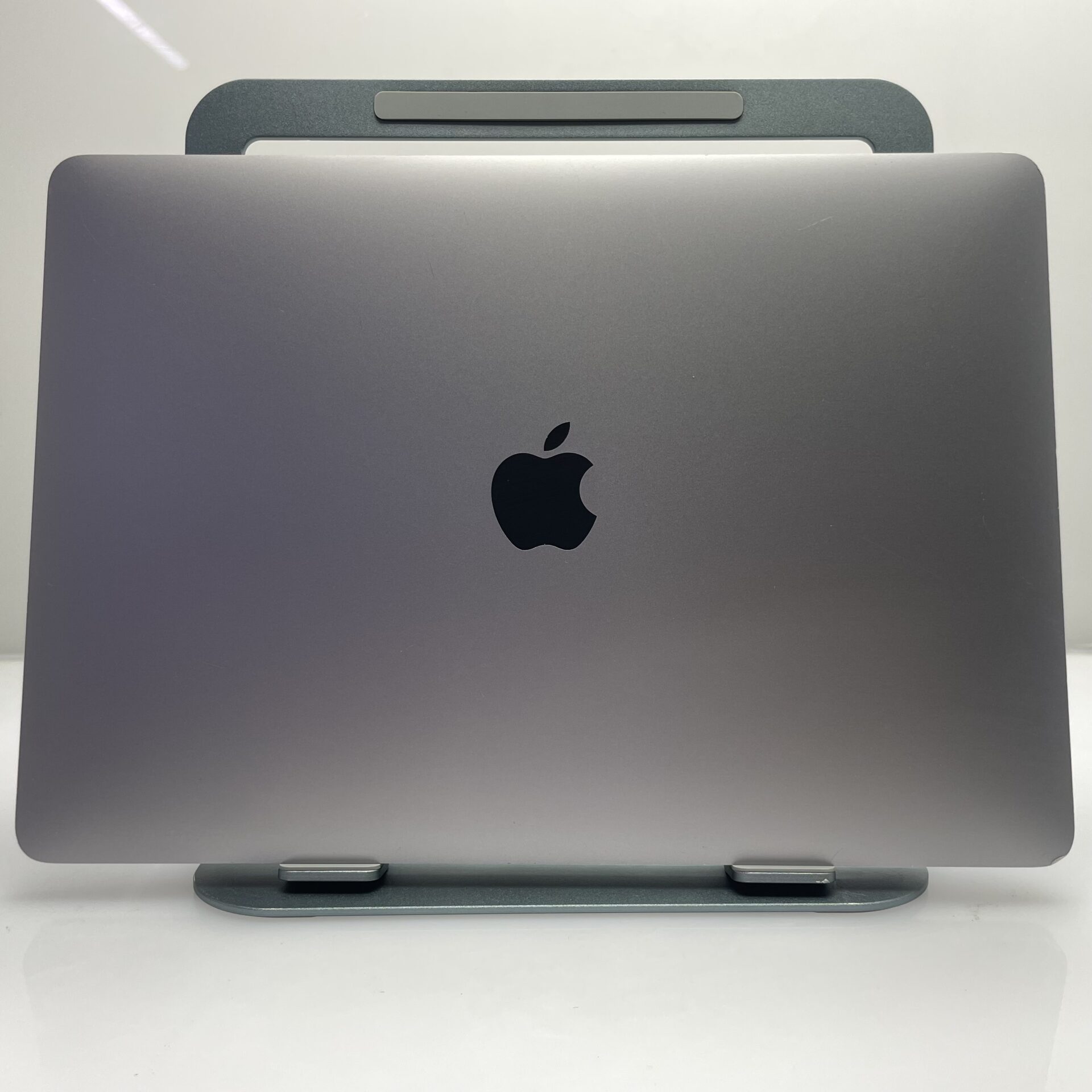 Apple Macbook Air "M1" 13-inch 8CPU/8GPU (2020) 8GB RAM 256GB SSD Space Grey (6 Month Warranty) – Cracked LCD Panel - Image 10