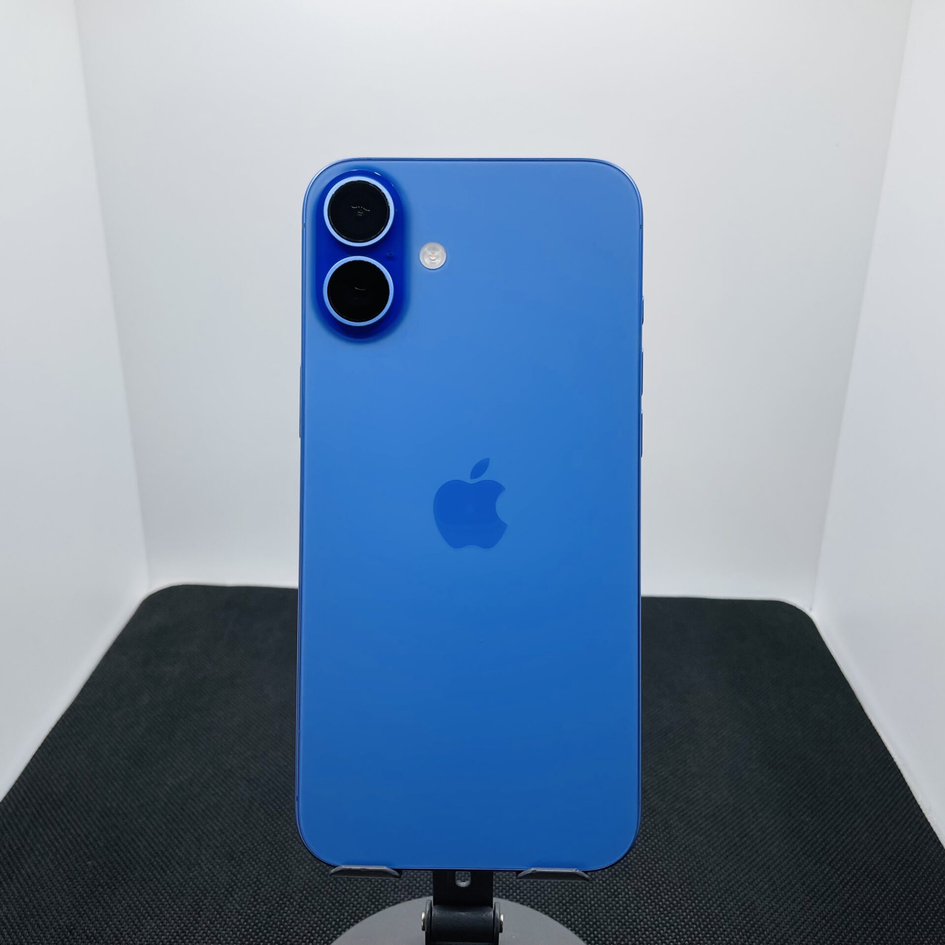 Apple iPhone 16 Plus 256GB Ultramarine – (Grade A) - Image 9
