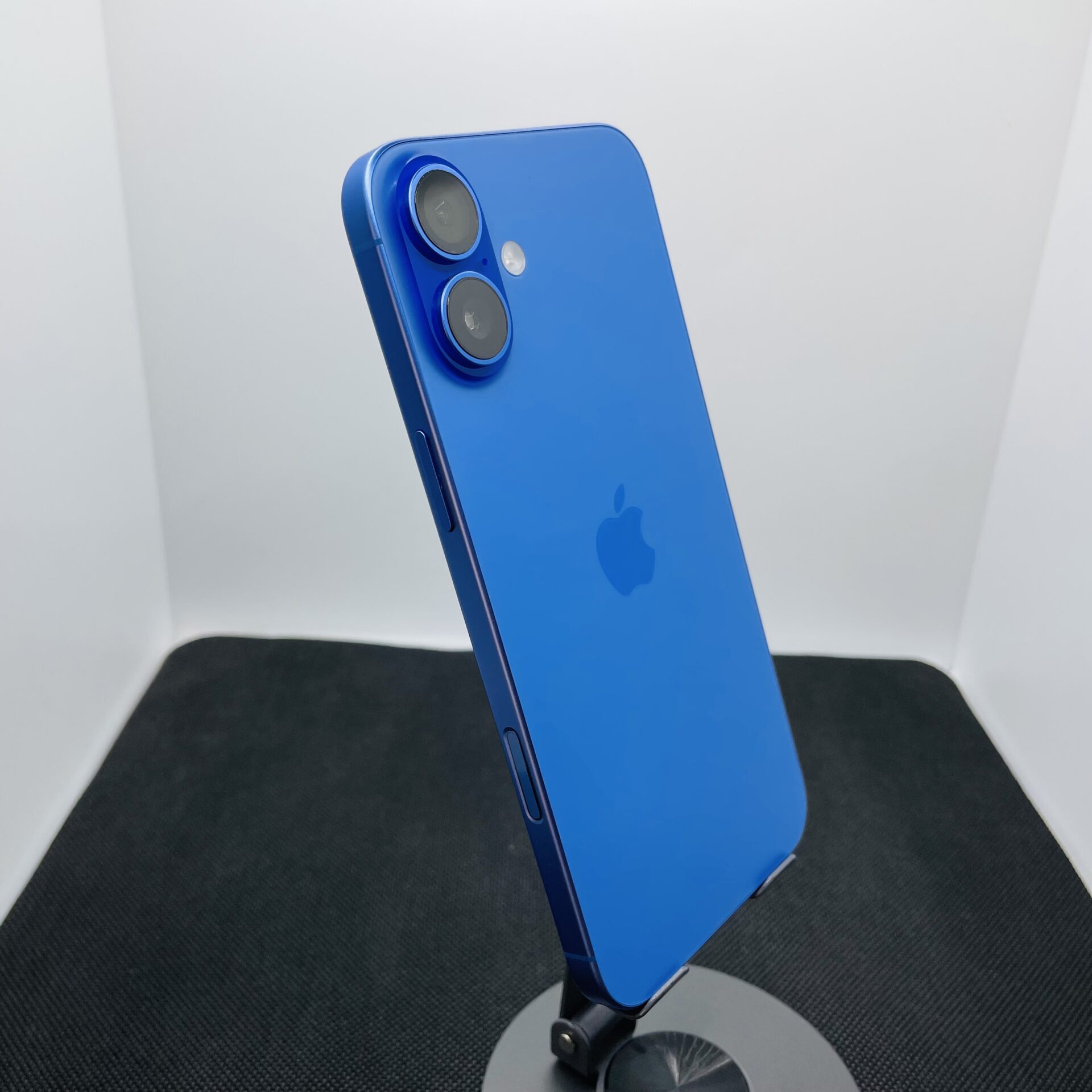 Apple iPhone 16 Plus 256GB Ultramarine – (Grade A) - Image 10