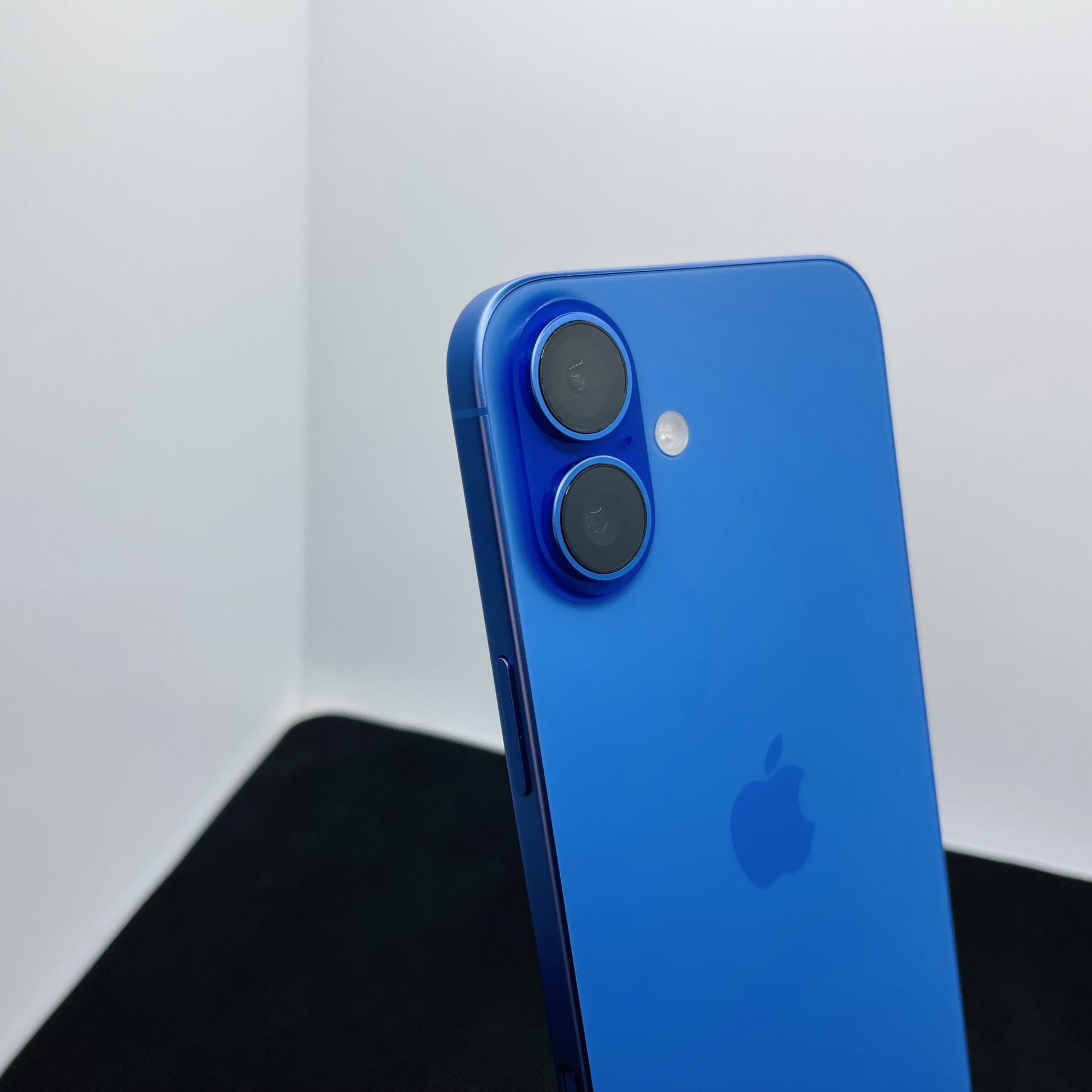 Apple iPhone 16 Plus 256GB Ultramarine – (Grade A) - Image 11