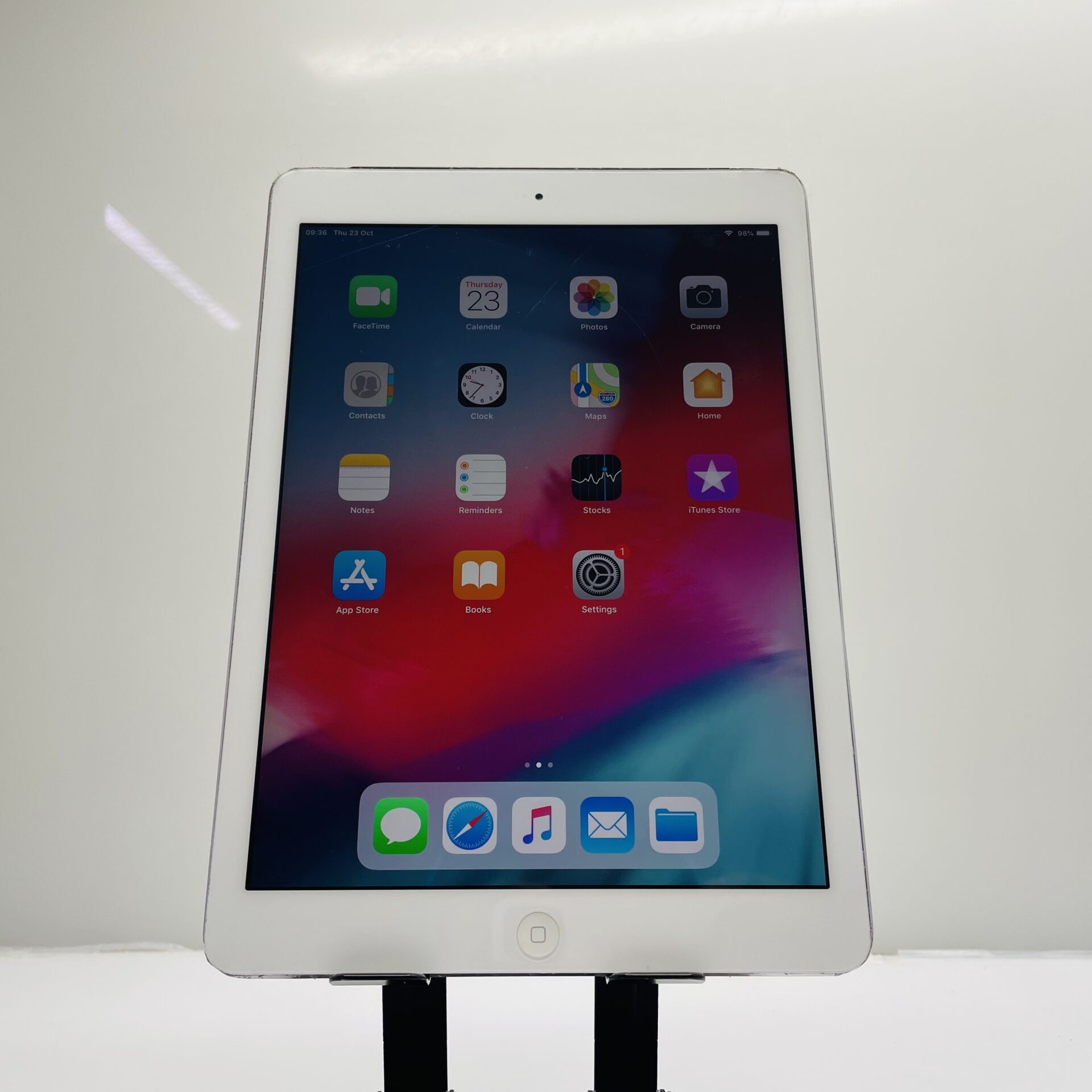 Apple iPad Air 1 16GB (Wifi/Cellular) Space Grey (Grade B) - Minor