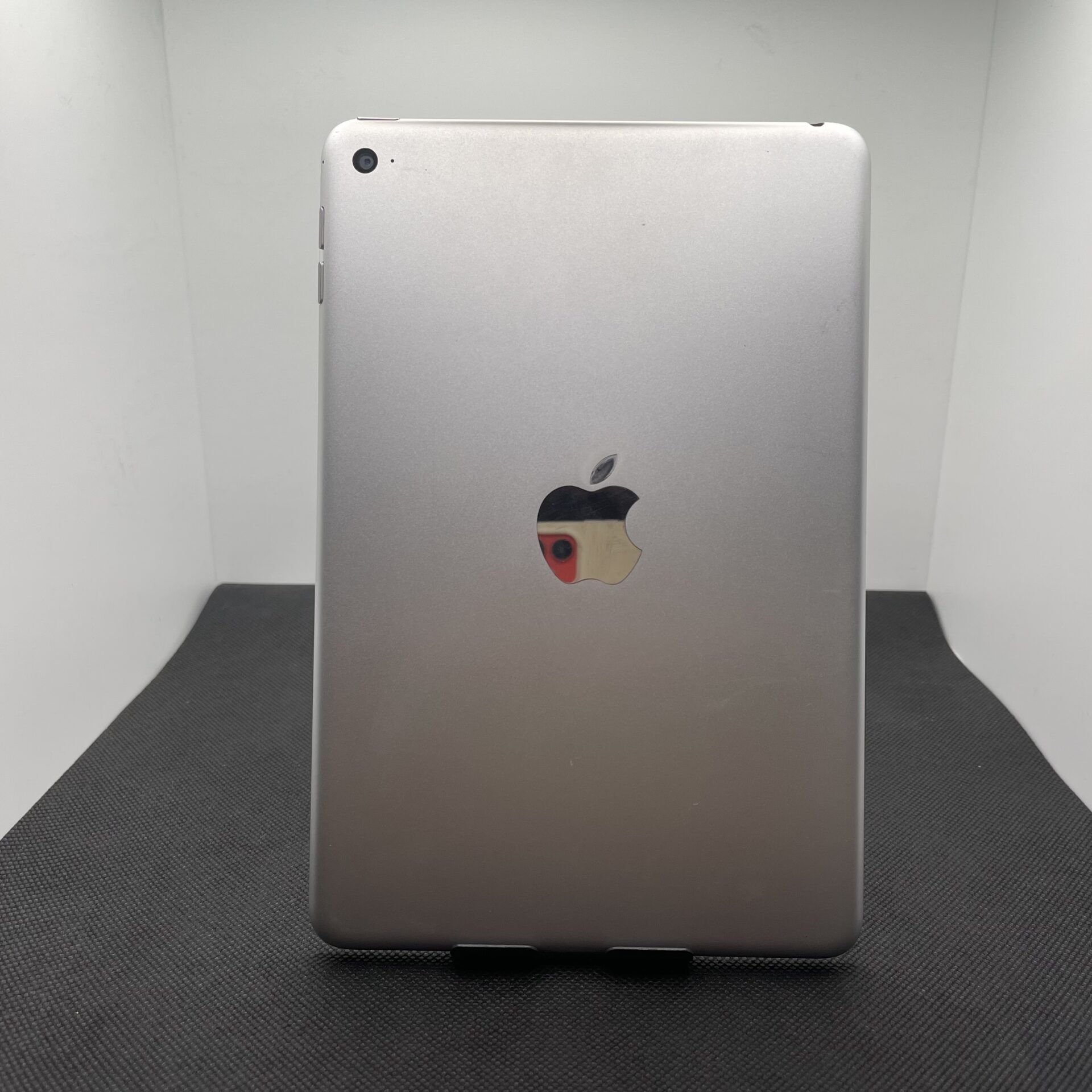 Apple iPad Mini 4 (WiFi Only) 128GB Silver - (Grade B) - No Touch ID - Image 8