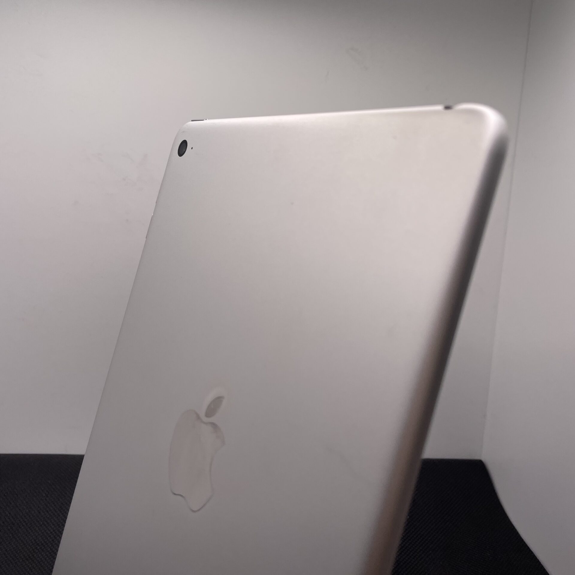 Apple iPad Mini 4 (WiFi Only) 128GB Silver - (Grade B) - No Touch ID - Image 11