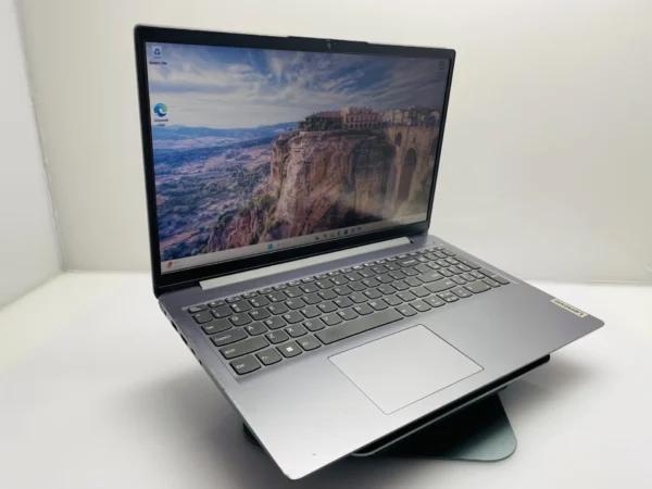 Lenovo IdeaPad 3 15ITL6 11th Gen “Core i3” 3.00GHz 12GB RAM 256GB