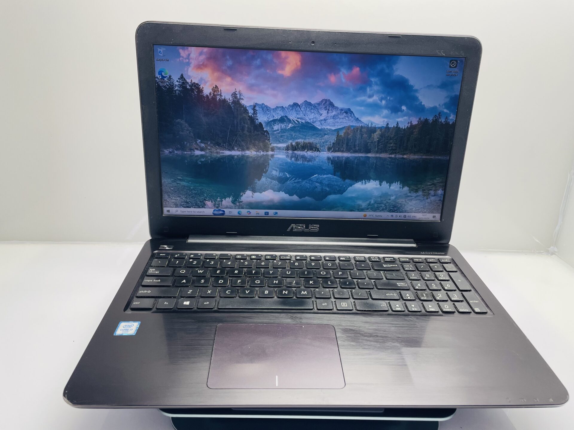 ASUS X556U ノートパソコン Asus X556U 