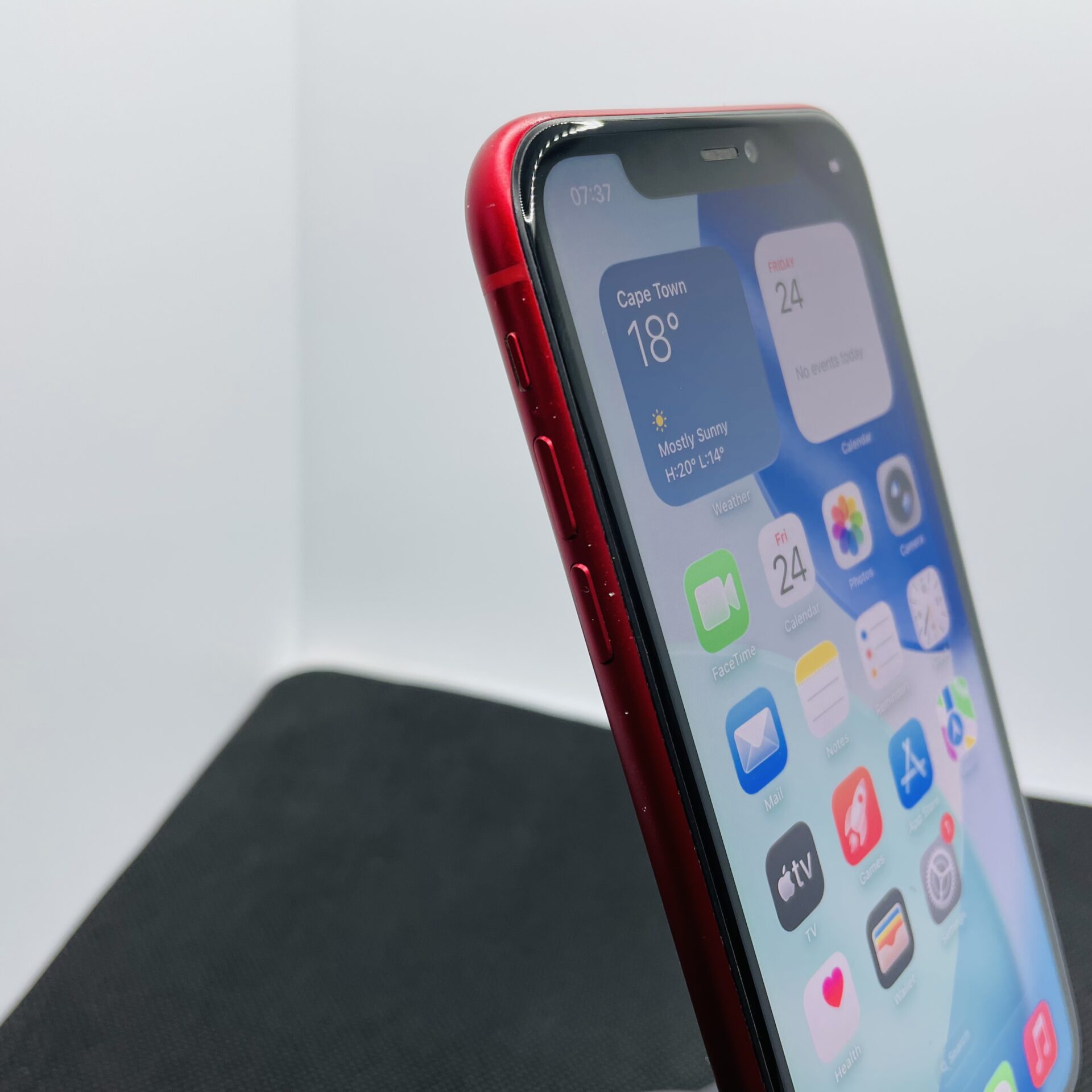 Apple iPhone 11 64GB Product Red – (Grade B) - Image 4