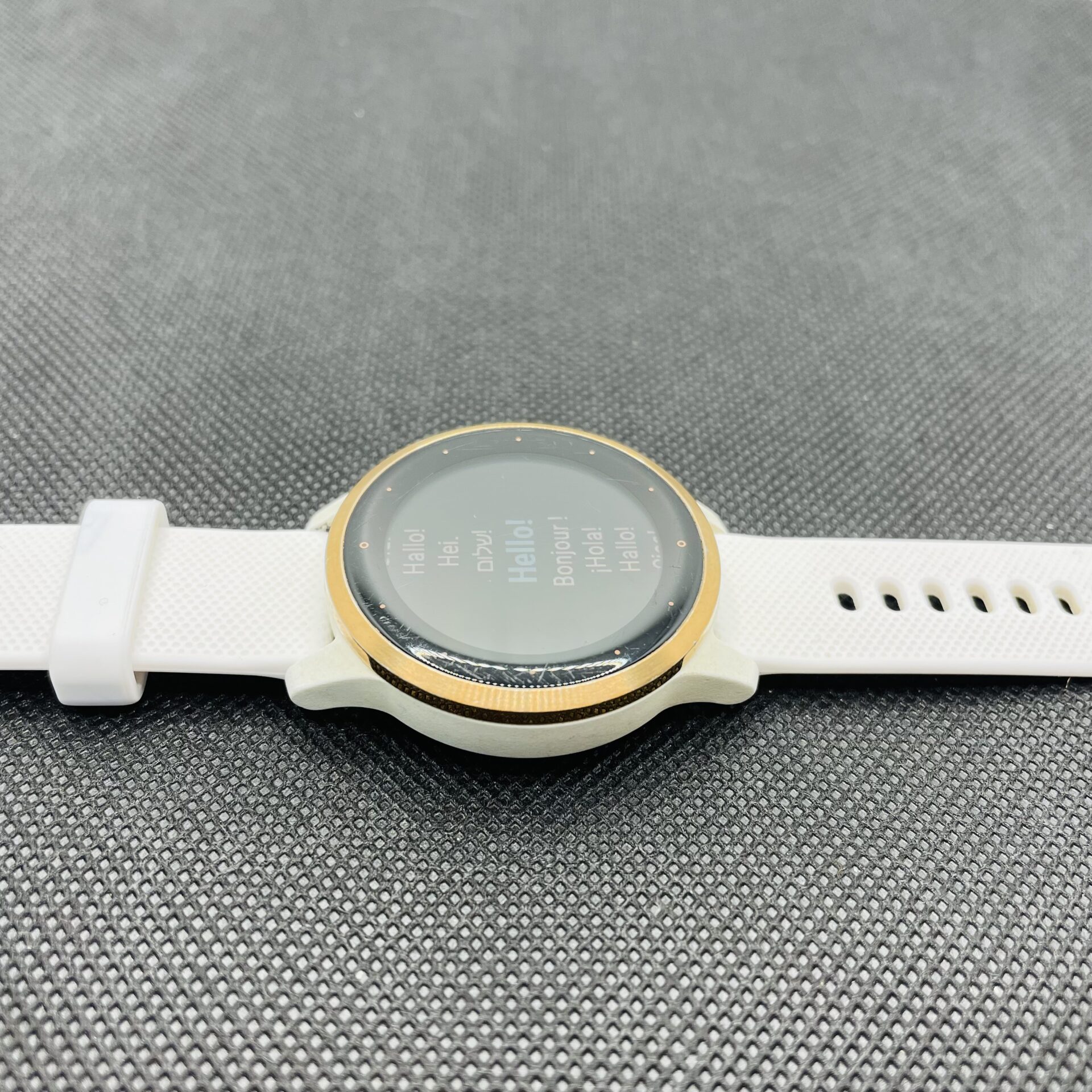 SALE: Garmin Vivoactive 4s White/Rose Gold - (Condition: Good) - Image 3