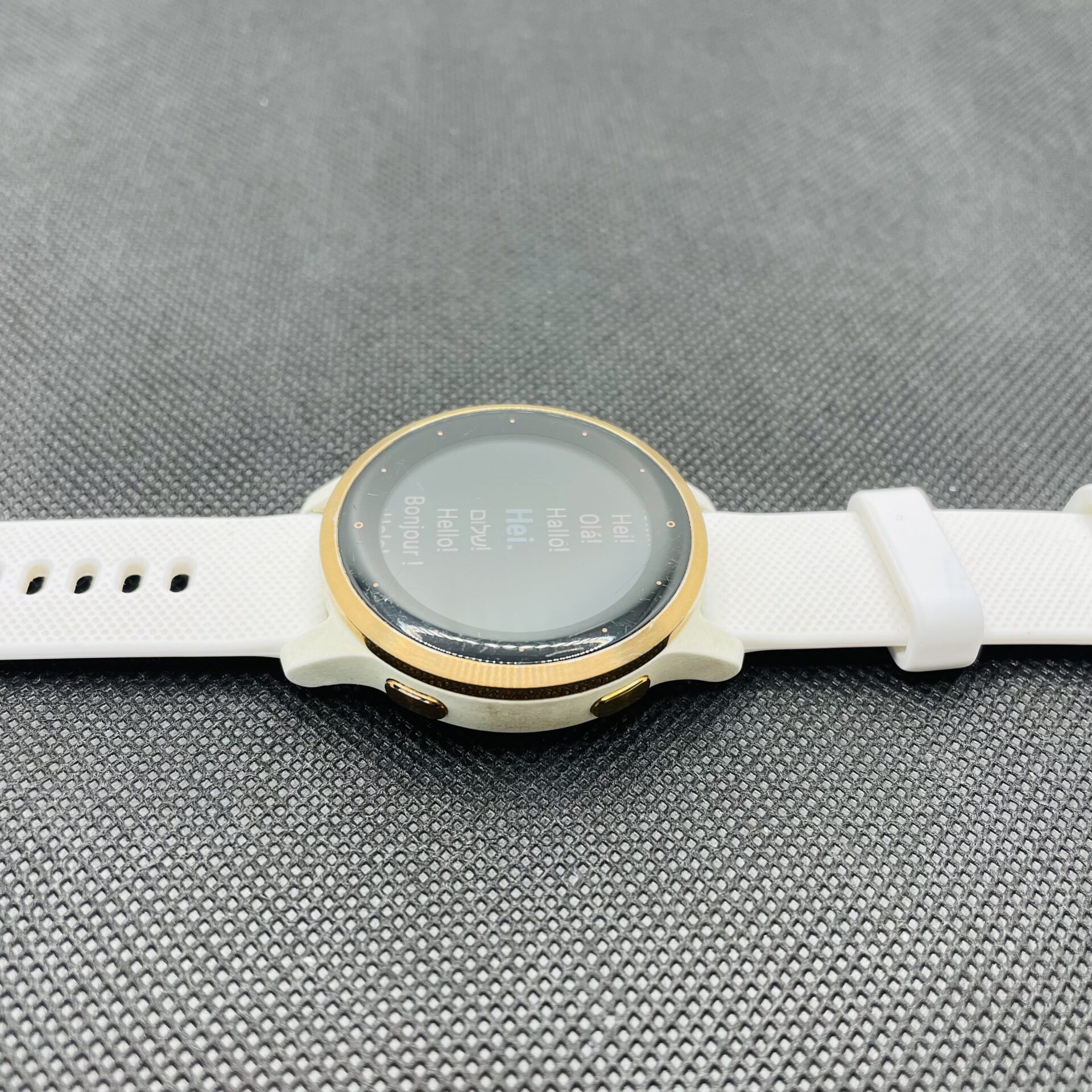 SALE: Garmin Vivoactive 4s White/Rose Gold - (Condition: Good) - Image 4