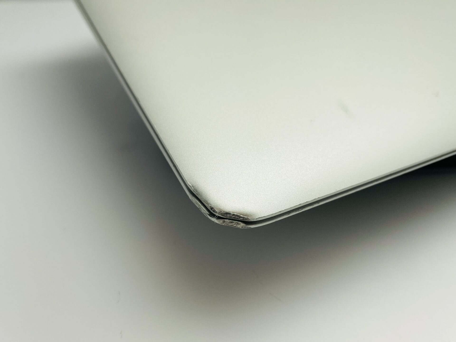 Apple MacBook Air 13-Inch “Core i5” 1.8GHz (2017) 8GB RAM 128GB SSD Silver - Image 7