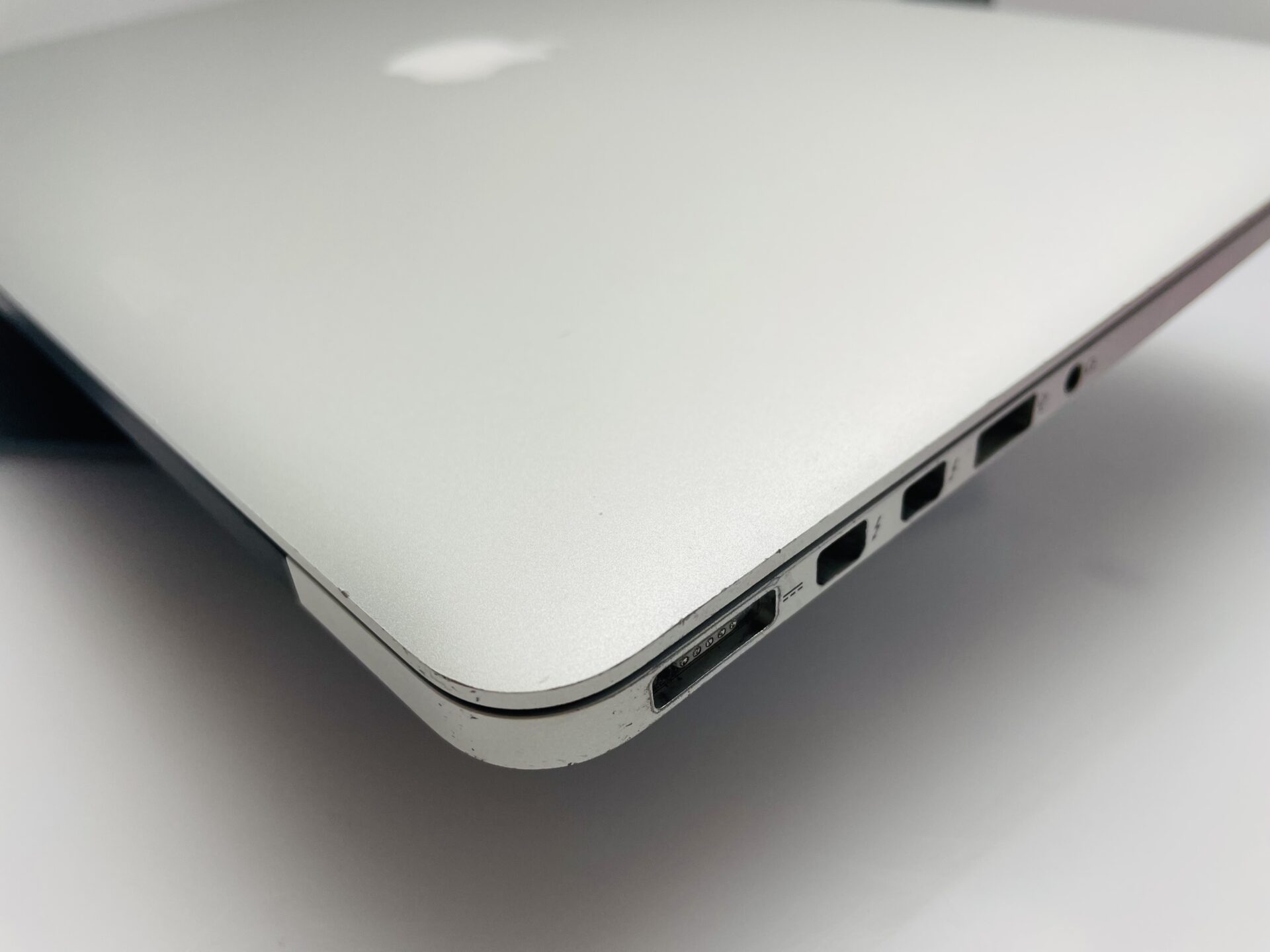Apple MacBook Pro 15-Inch “Core i7” 2.8GHz 16GB RAM 1TB SSD (Mid