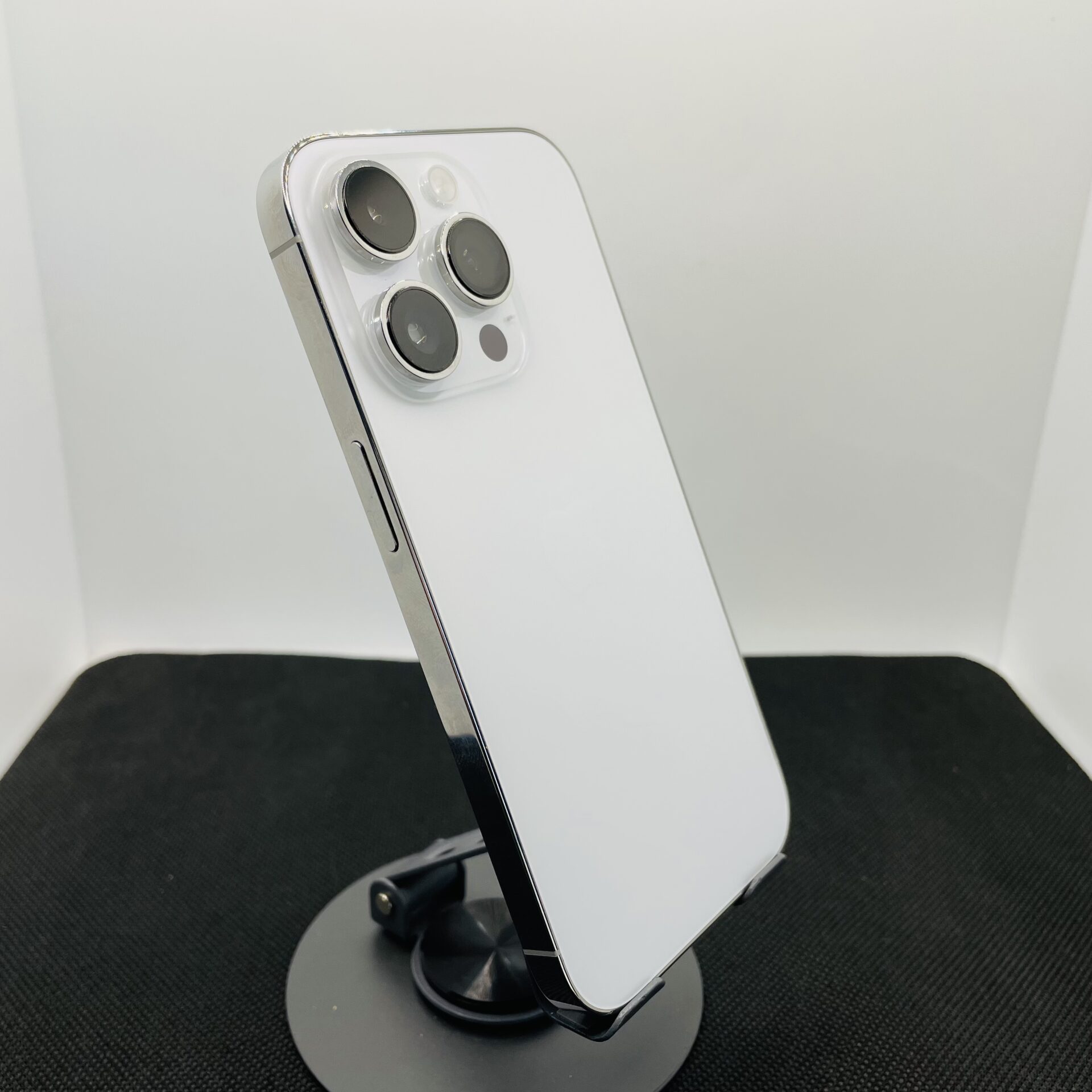 Apple iPhone14 Pro シルバー NQ0Y3J/A 256GB Apple iPhone 14 Pro 256GB Silver – (Grade B) | Epic Deals SA