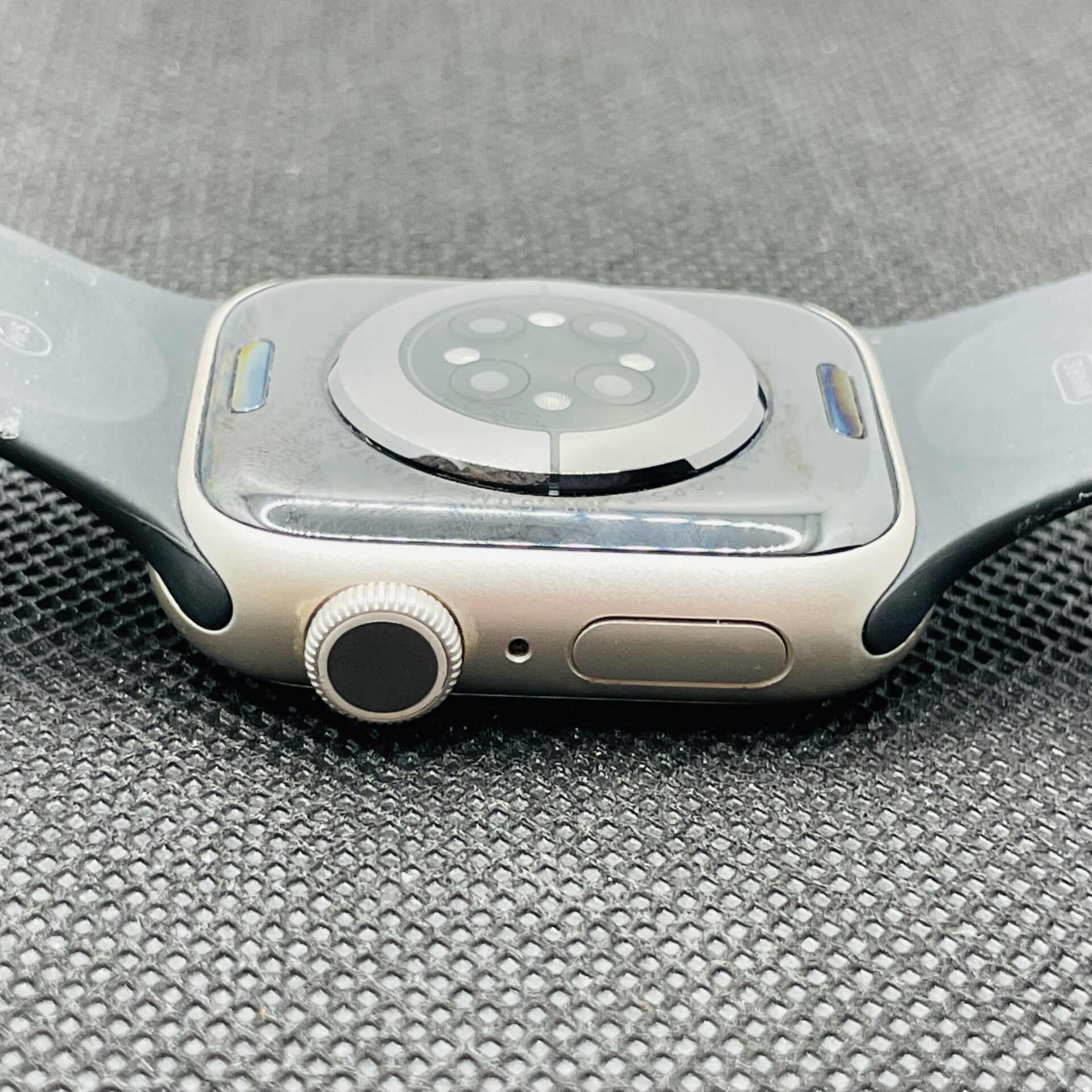 Apple Watch Series 9 41mm GPS Only Starlight (6 Month Warranty) – With Black Straps - Image 6