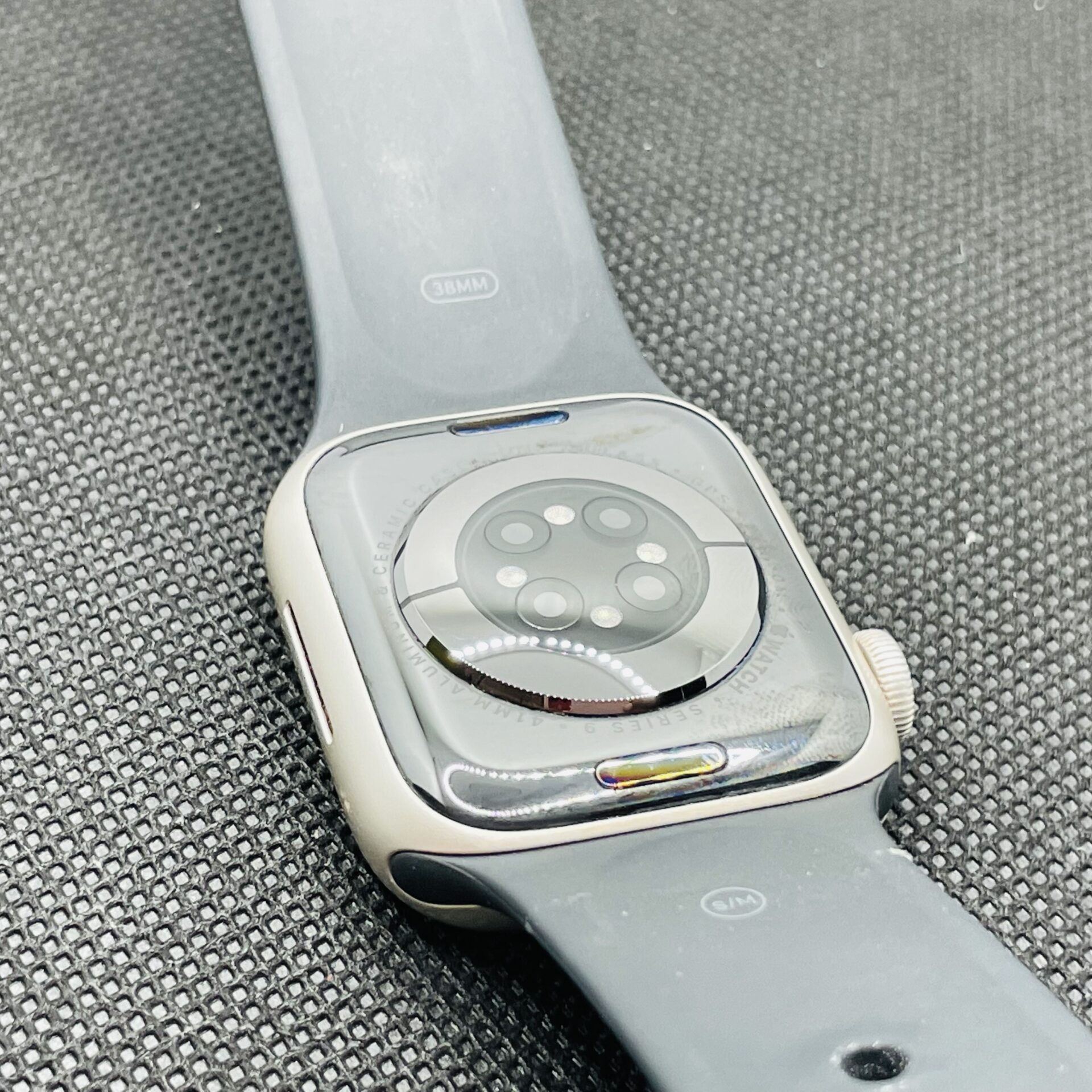 Apple Watch Series 9 41mm GPS Only Starlight (6 Month Warranty) – With Black Straps - Image 8